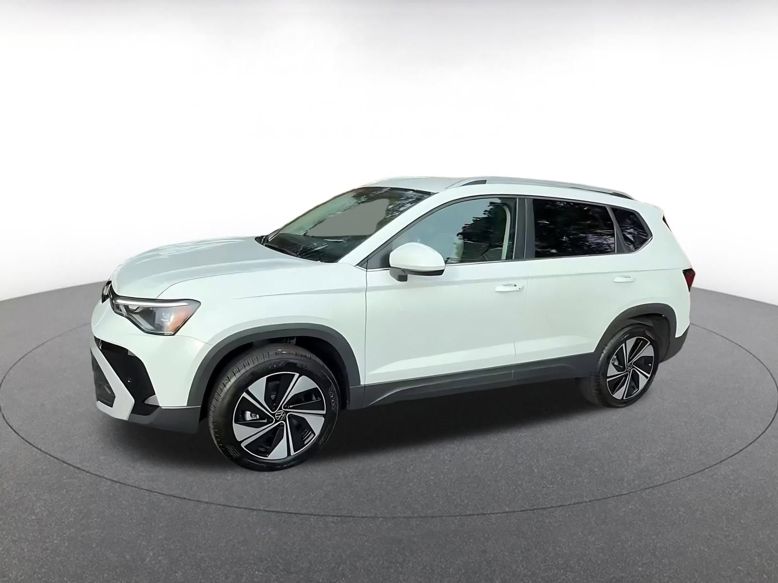 Thumbnail: 2025 Volkswagen Taos - 8