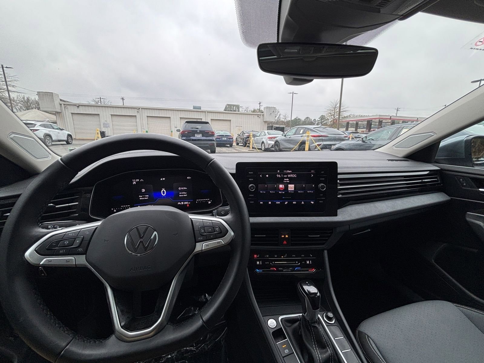 Thumbnail: 2025 Volkswagen Jetta - 33