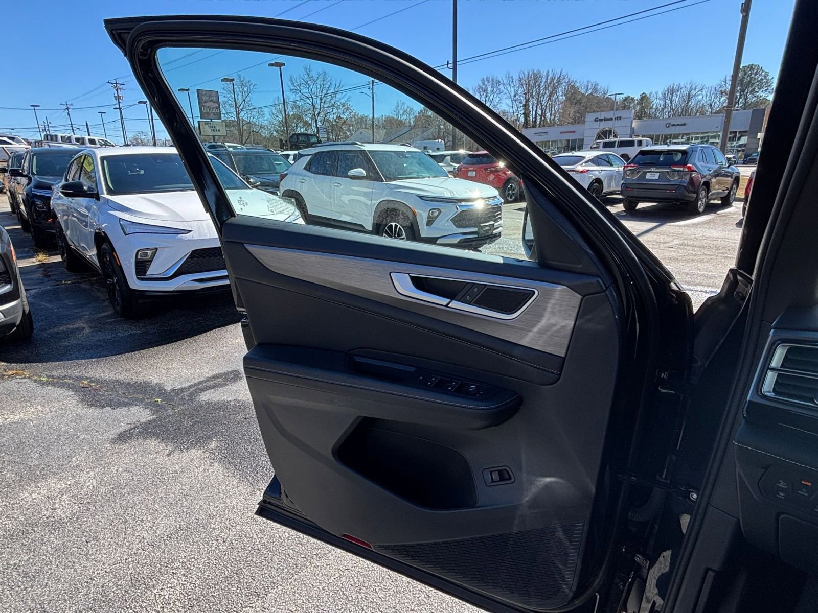 Thumbnail: 2025 Volkswagen Atlas - 18