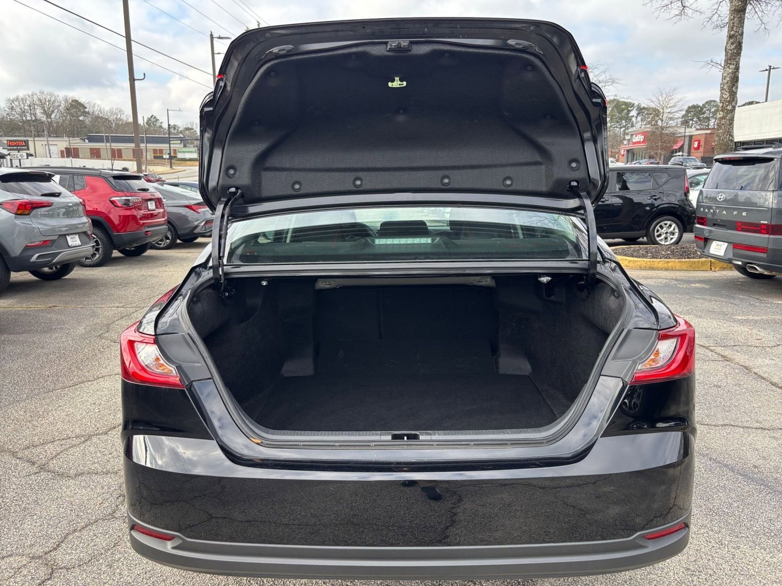 Thumbnail: 2025 Toyota Camry - 31