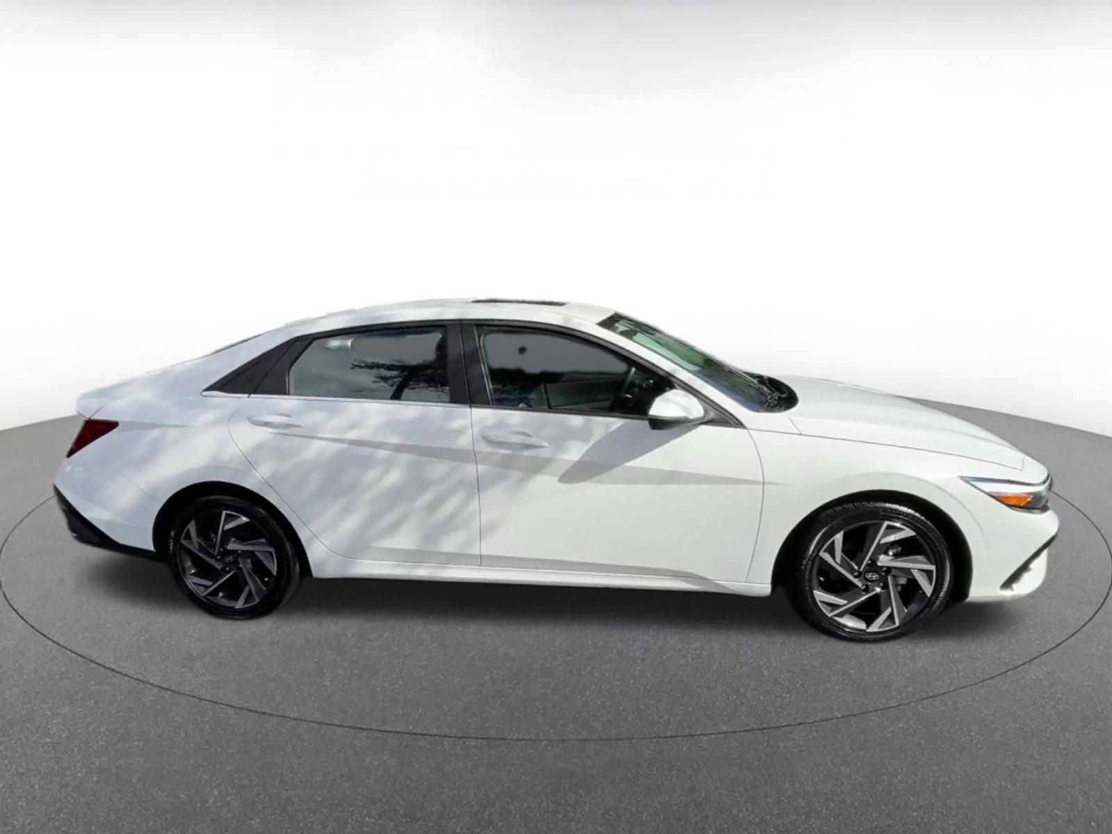 Thumbnail: 2025 Hyundai Elantra - 16