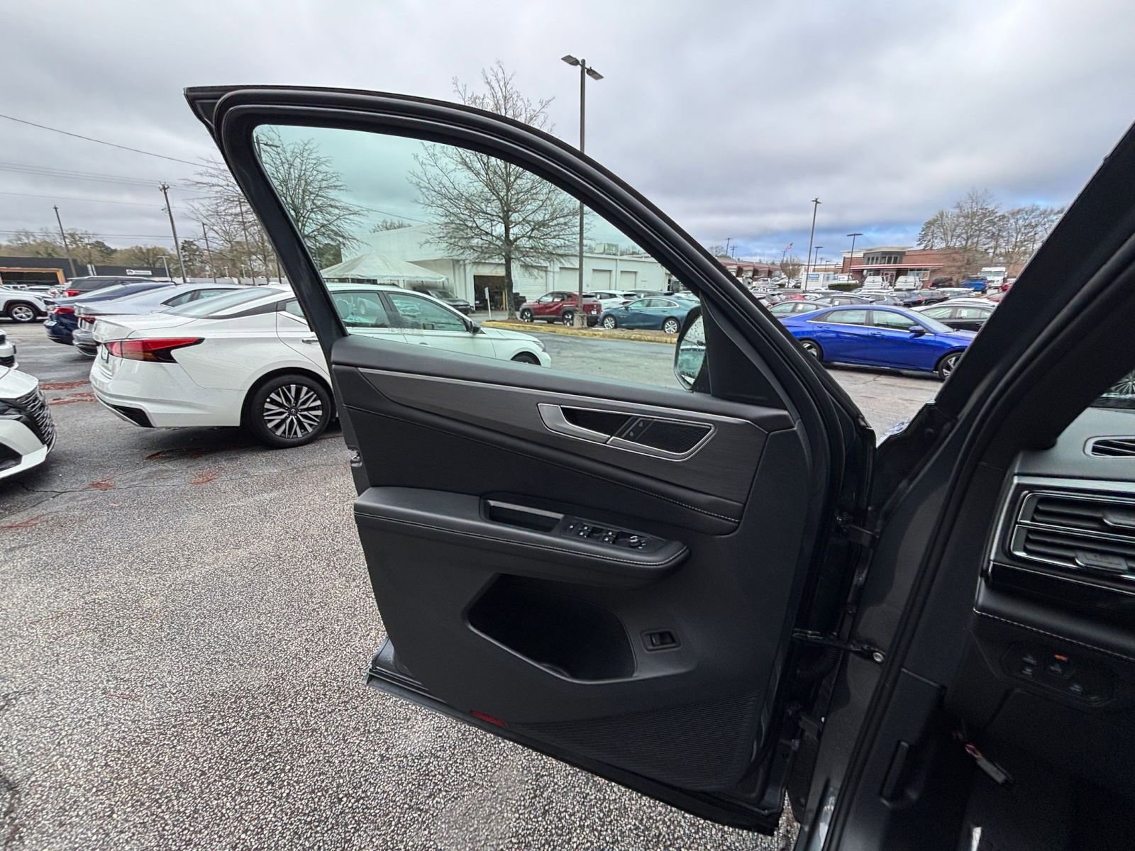 Thumbnail: 2025 Volkswagen Atlas - 18