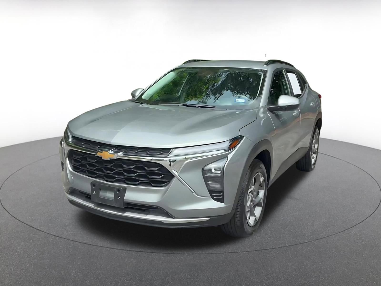 Thumbnail: 2025 Chevrolet Trax - 8