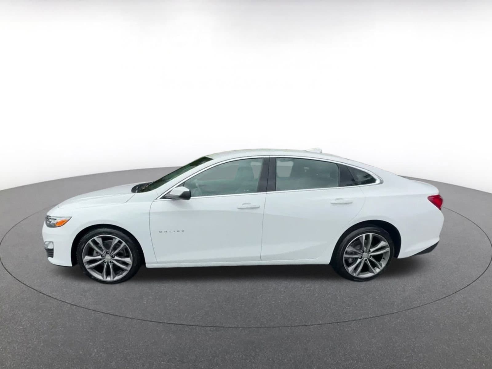 Thumbnail: 2024 Chevrolet Malibu - 8