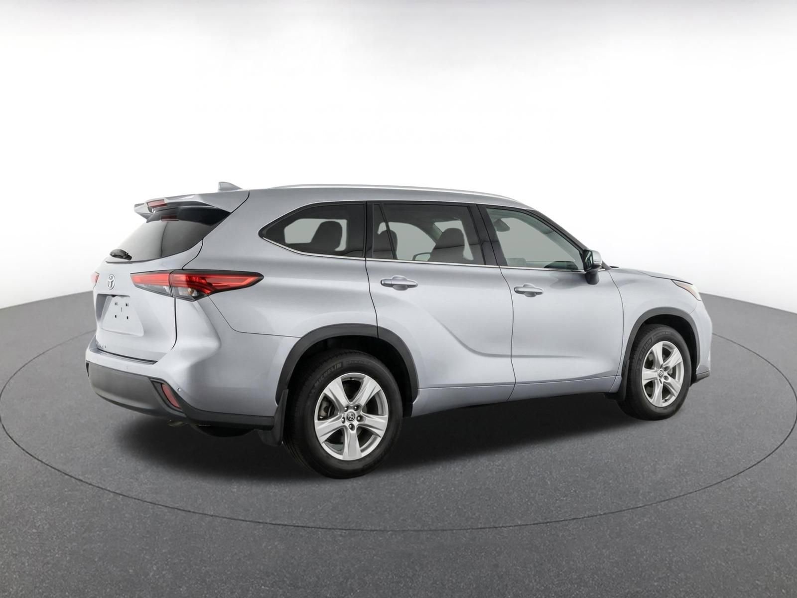 Thumbnail: 2025 Toyota Highlander - 9