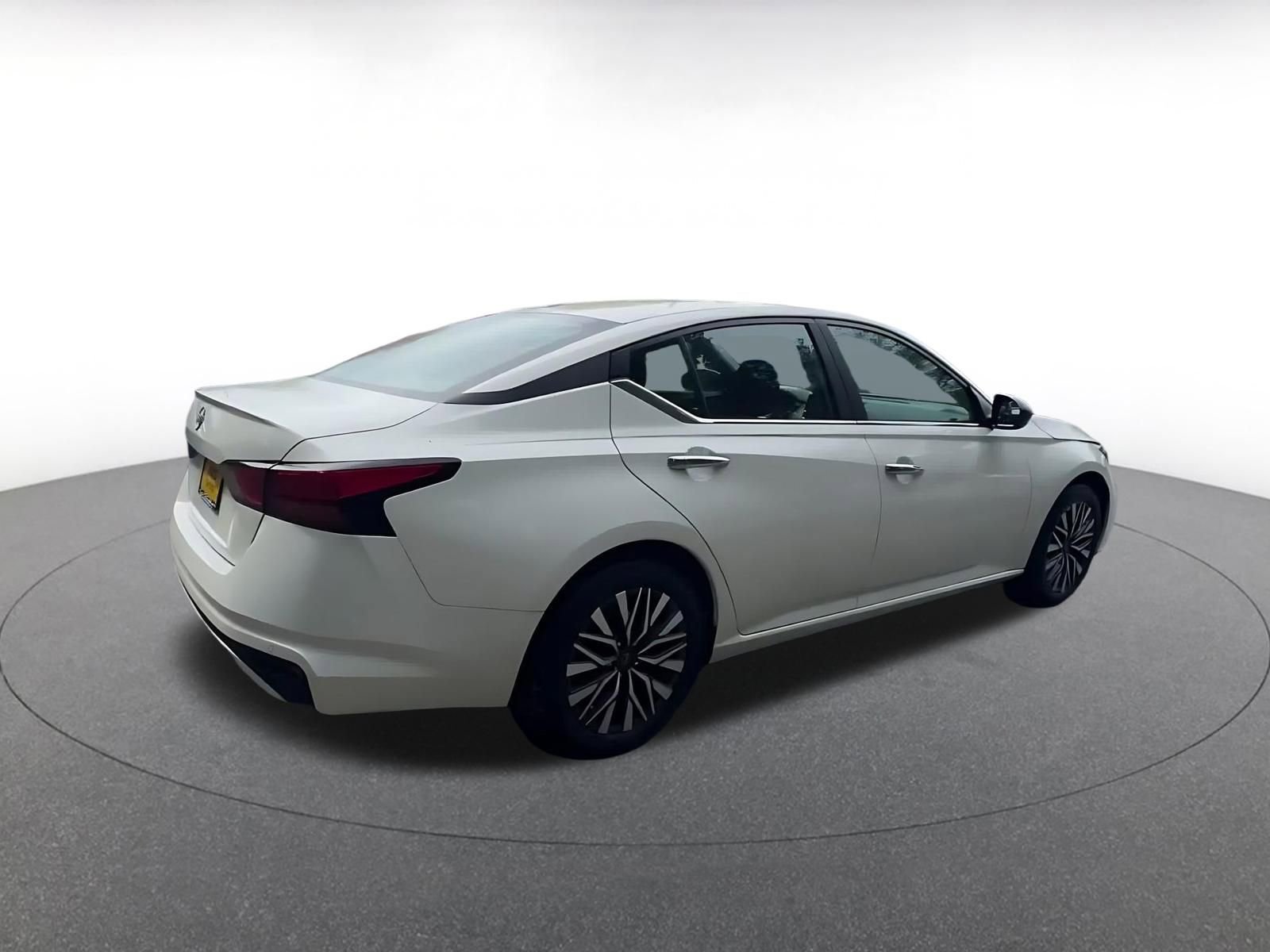 Thumbnail: 2025 Nissan Altima - 15