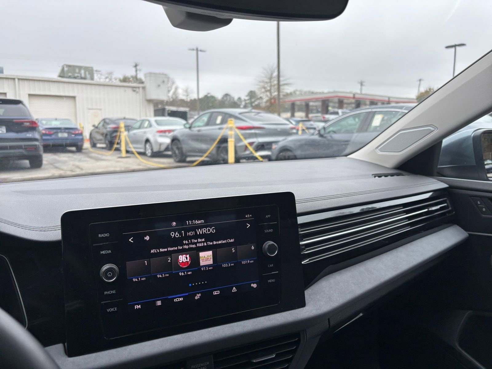 Thumbnail: 2025 Volkswagen Jetta - 35