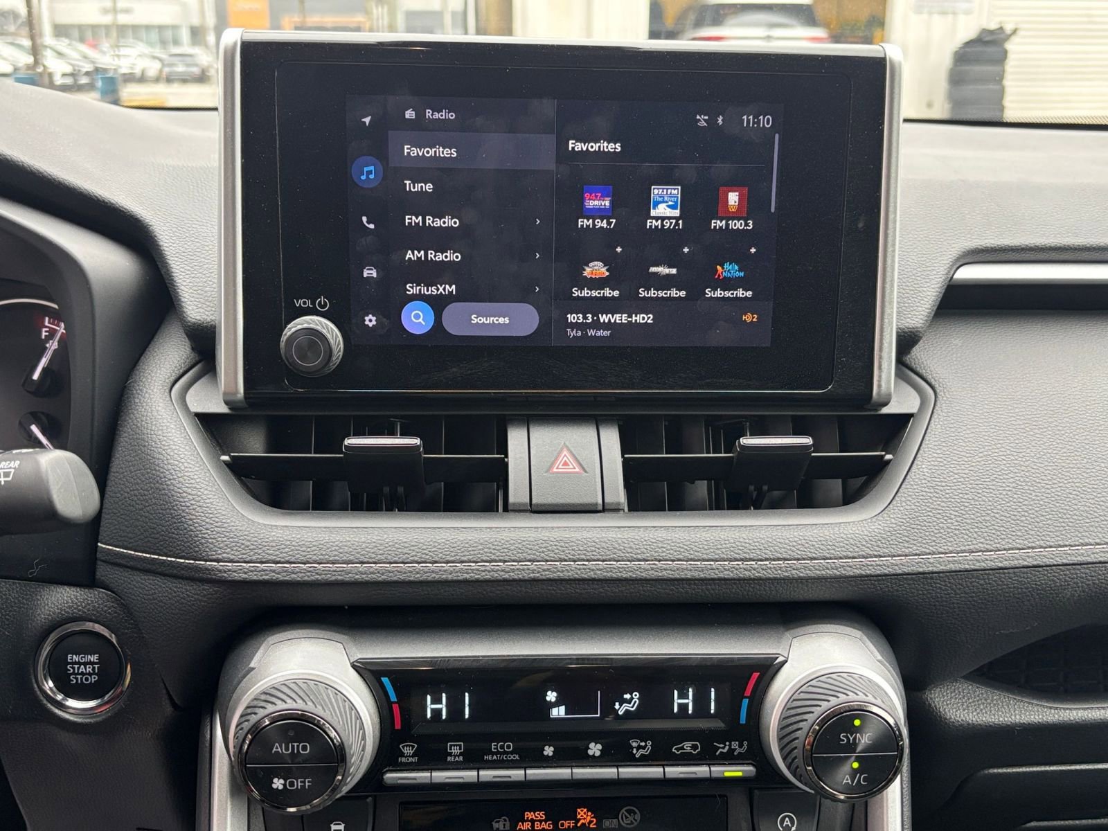 Thumbnail: 2025 Toyota RAV4 - 21