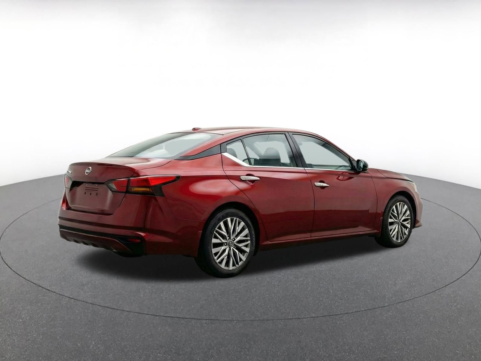 Thumbnail: 2025 Nissan Altima - 9