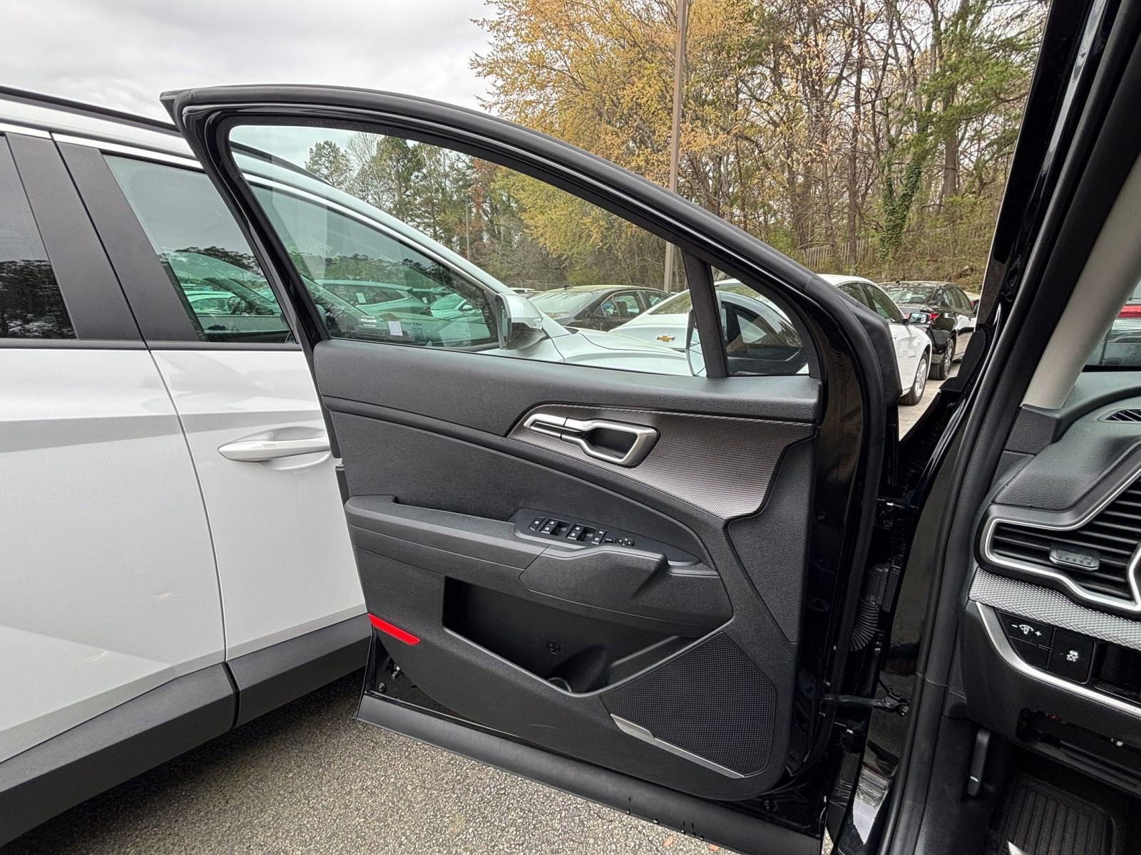 Thumbnail: 2025 Kia Sportage - 18