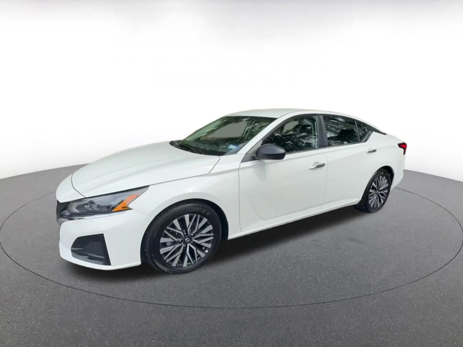 Thumbnail: 2025 Nissan Altima - 8