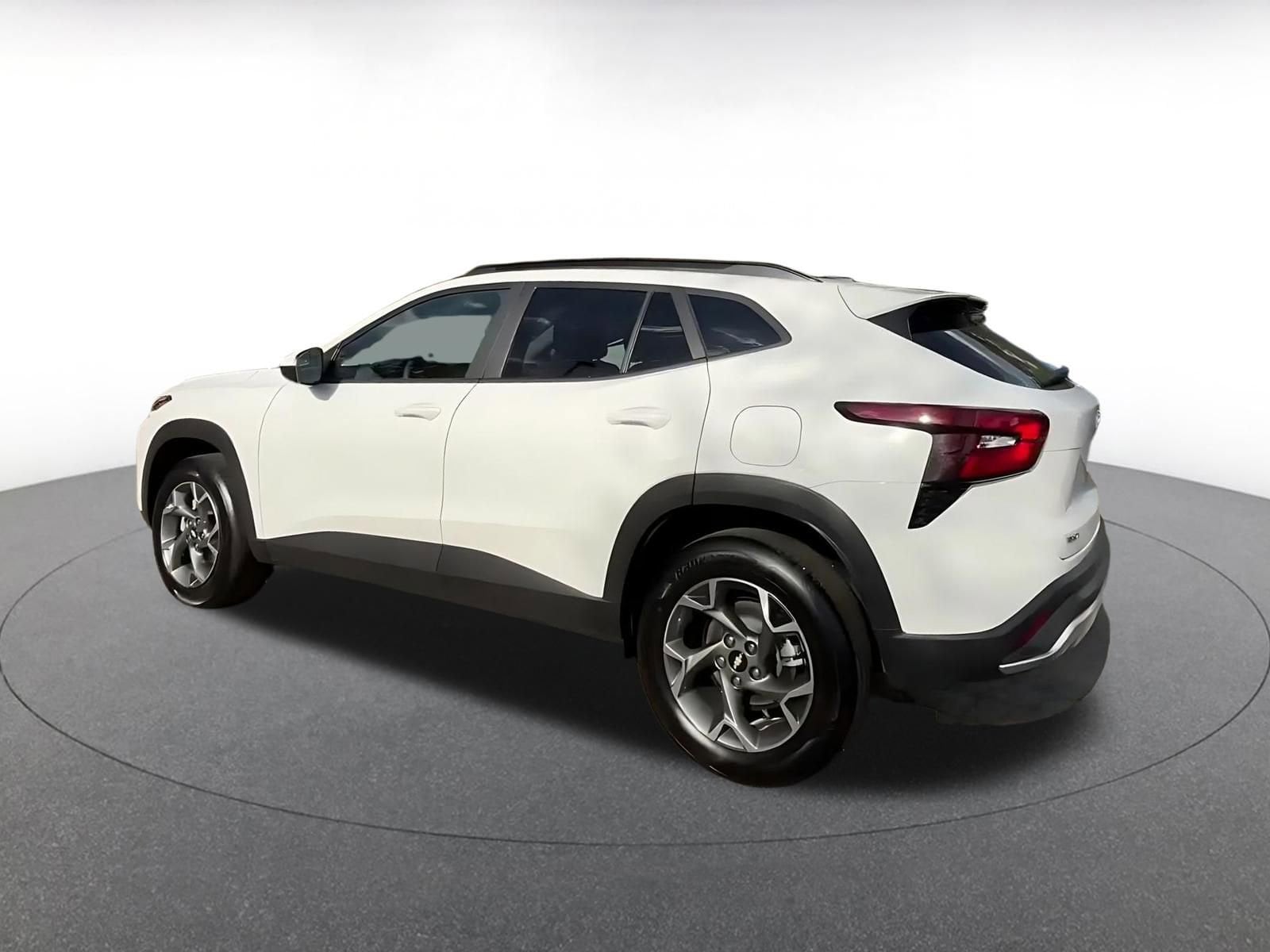 Thumbnail: 2025 Chevrolet Trax - 10