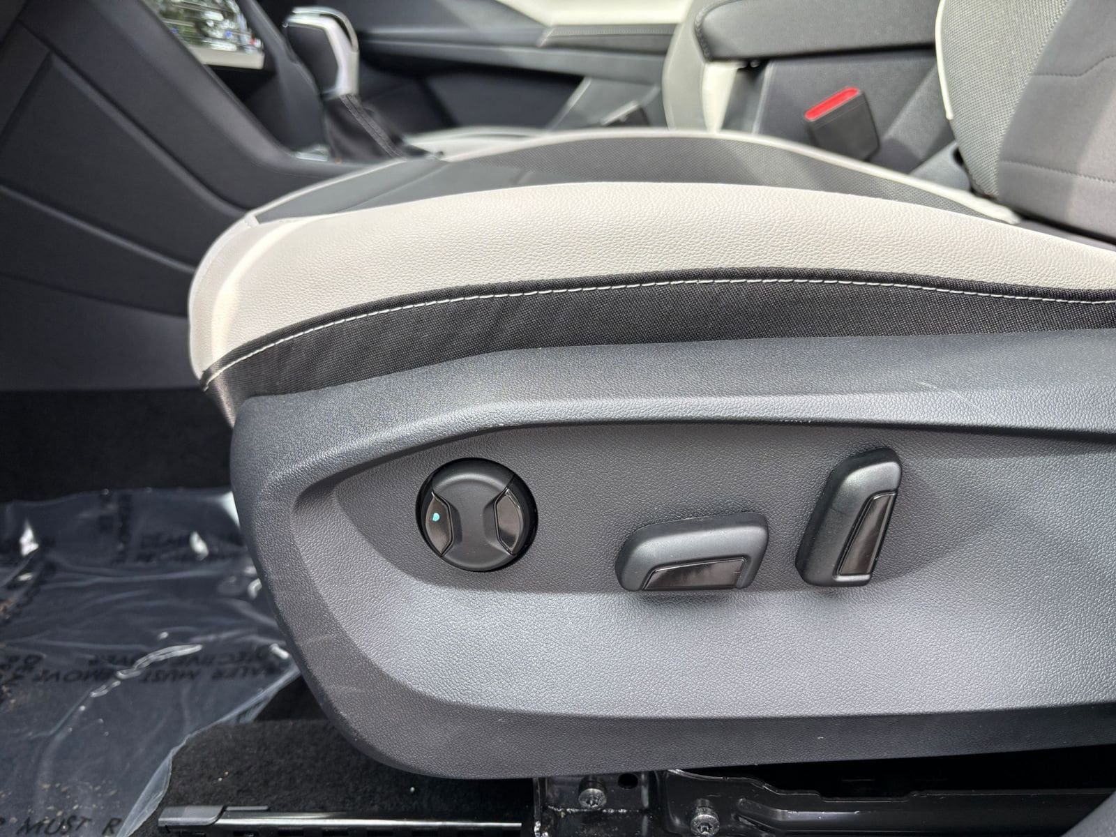 Thumbnail: 2025 Volkswagen Taos - 27