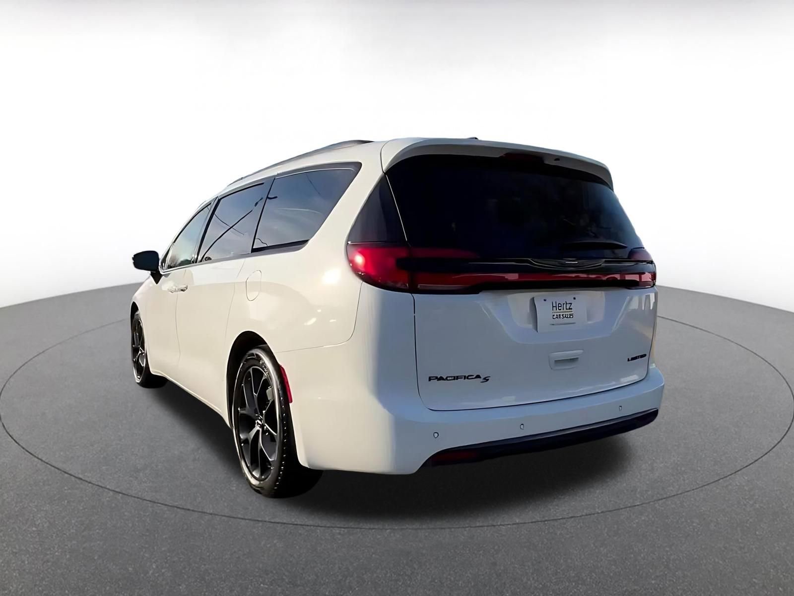Thumbnail: 2025 Chrysler Pacifica - 11