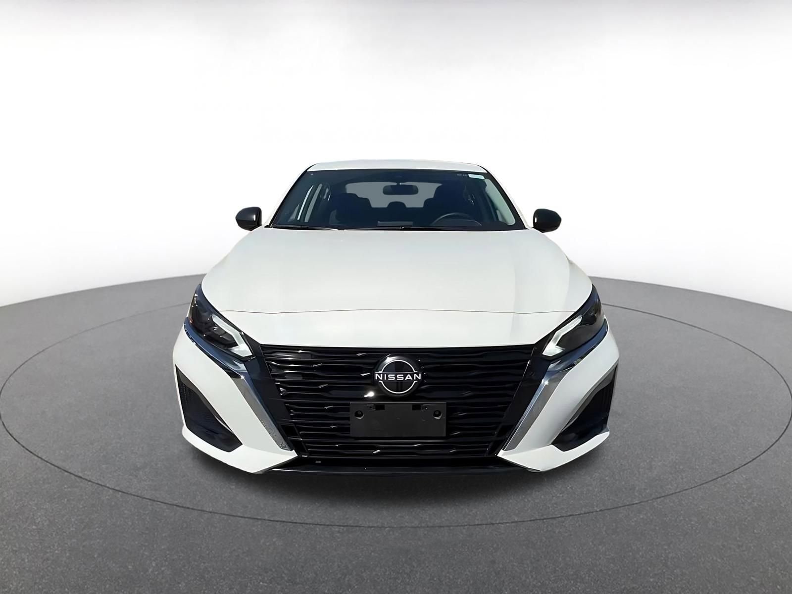 Thumbnail: 2025 Nissan Altima - 4