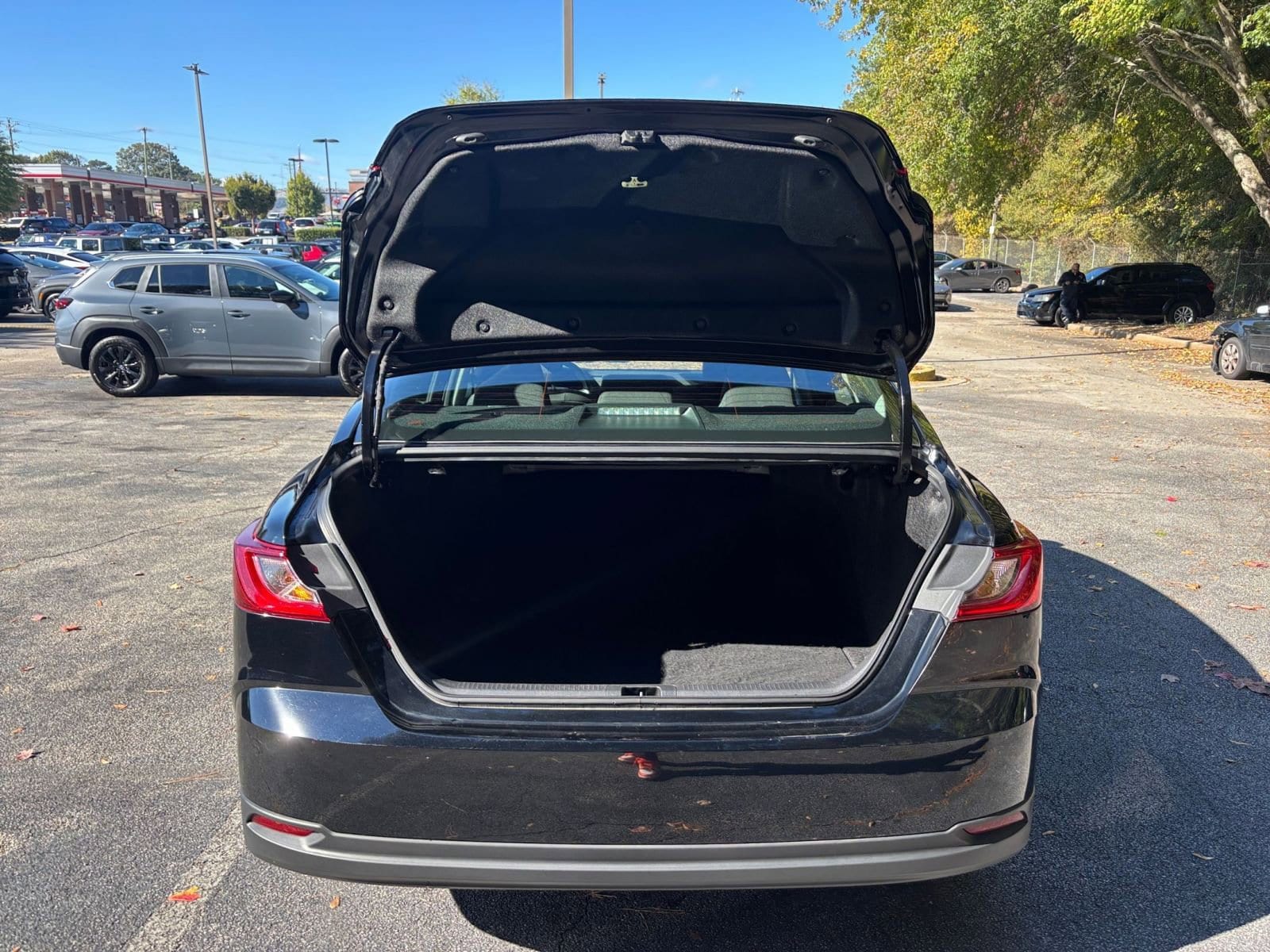 Thumbnail: 2025 Toyota Camry - 31