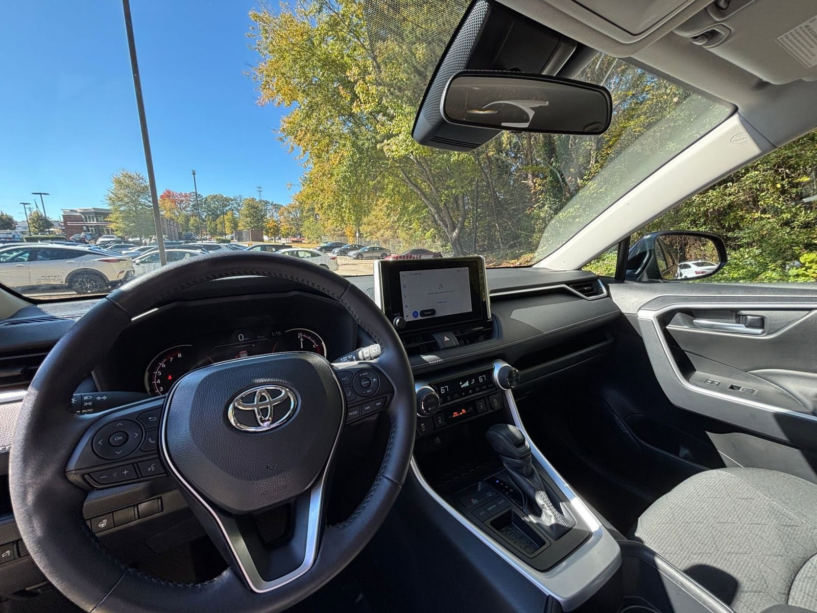 Thumbnail: 2025 Toyota RAV4 - 33