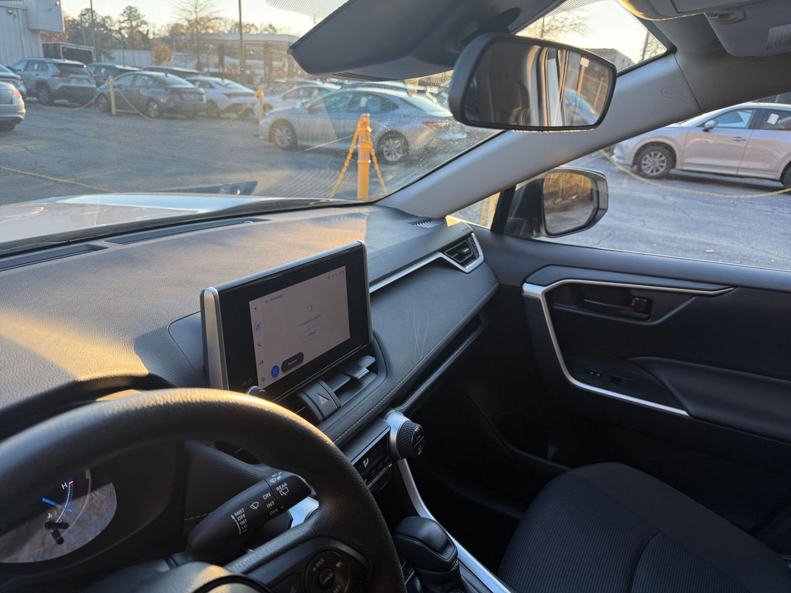 Thumbnail: 2025 Toyota RAV4 - 35