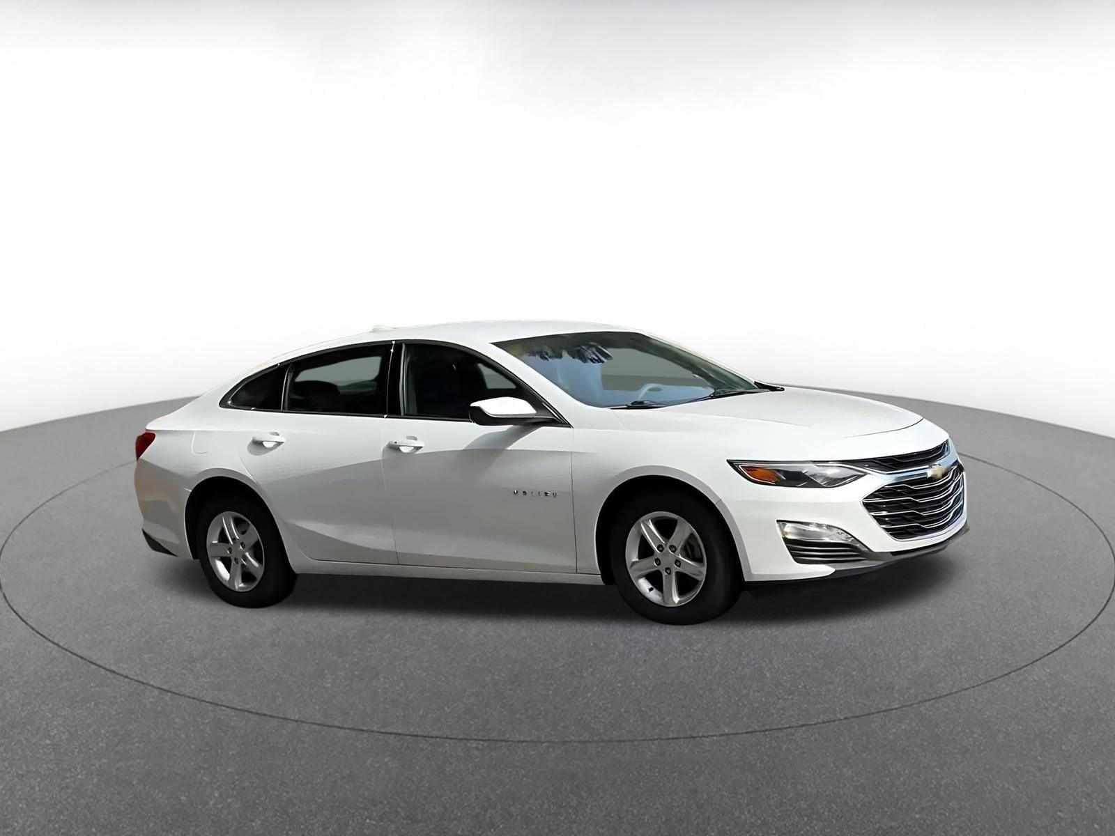 Thumbnail: 2023 Chevrolet Malibu - 2