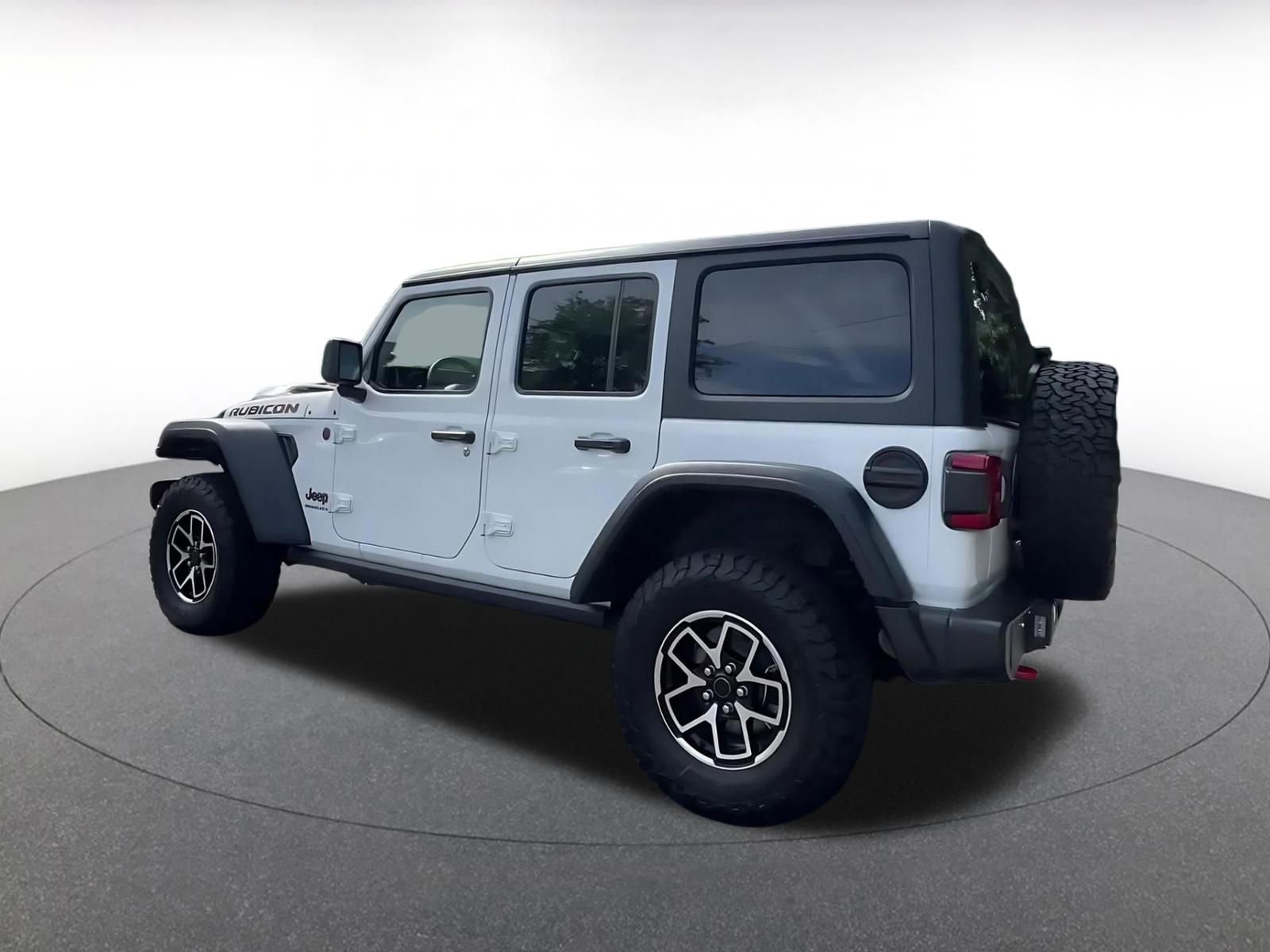 Thumbnail: 2025 Jeep Wrangler - 10