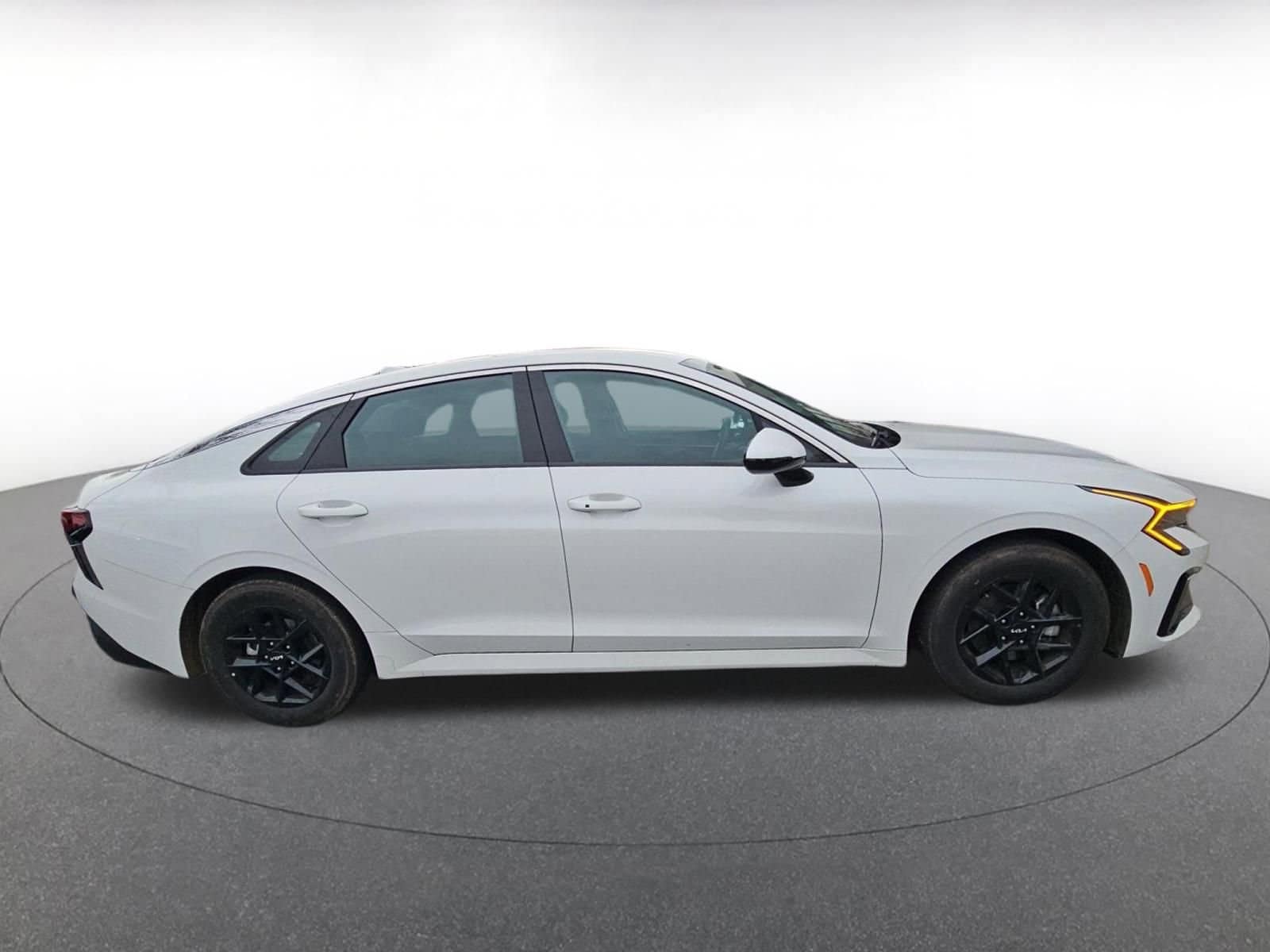 Thumbnail: 2025 Kia K5 - 8