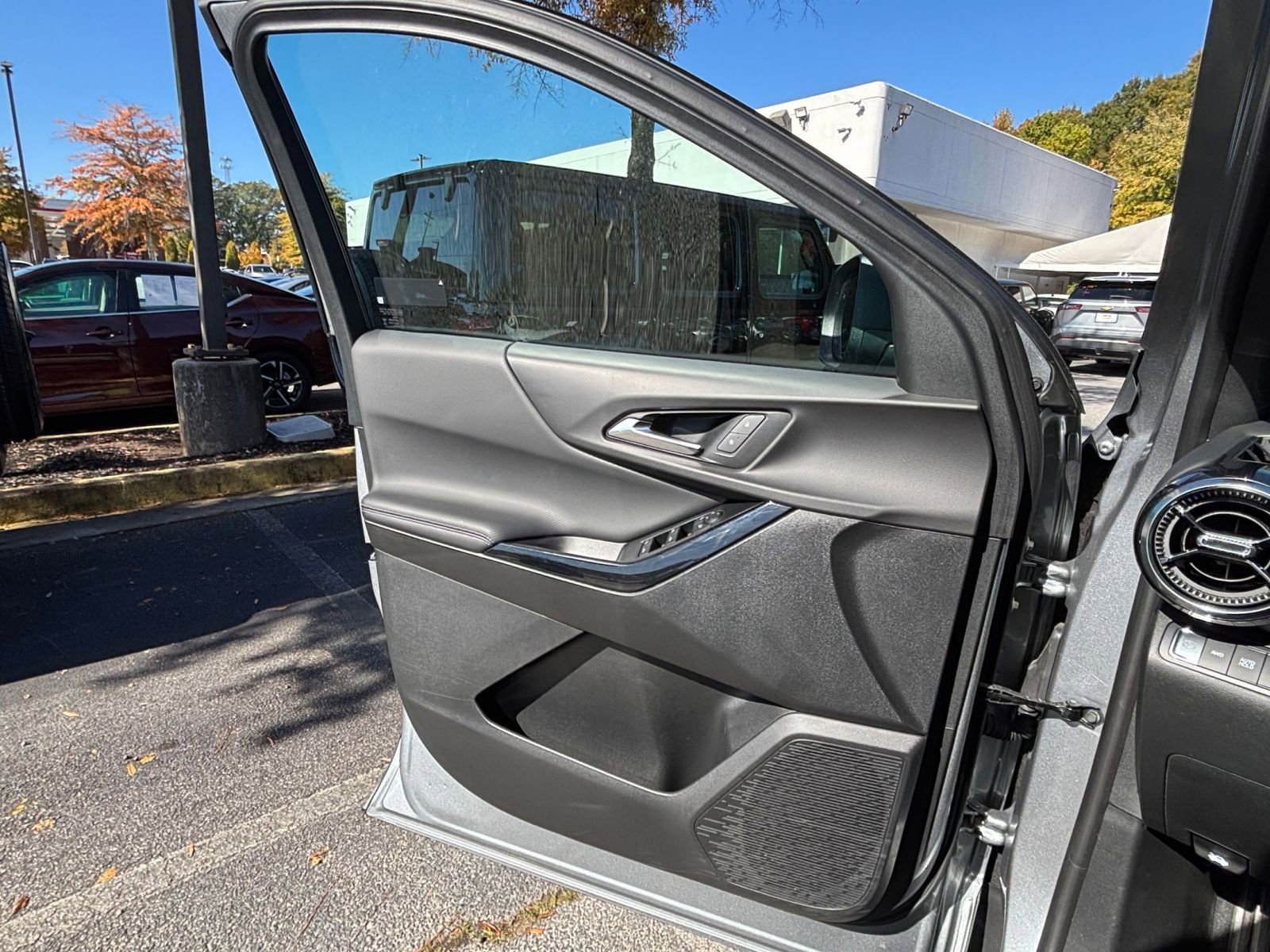 Thumbnail: 2025 Chevrolet Equinox - 20