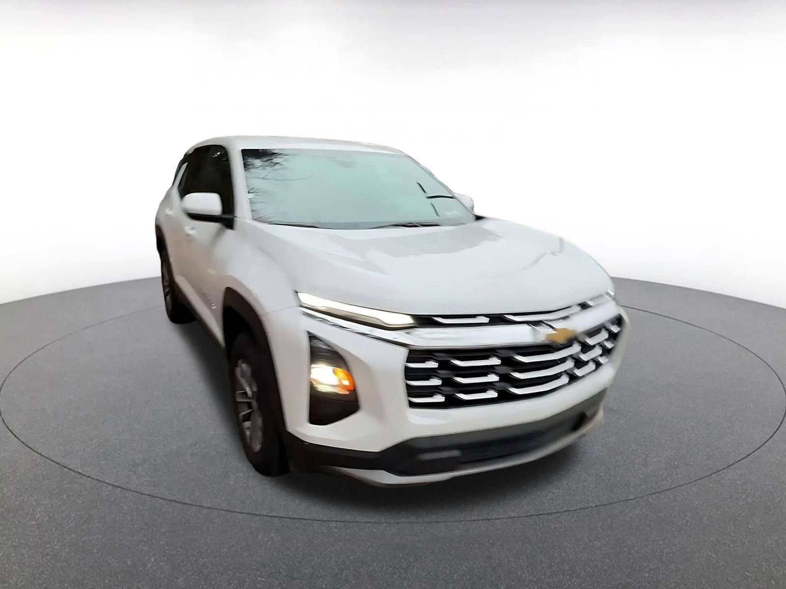 Thumbnail: 2025 Chevrolet Equinox - 3