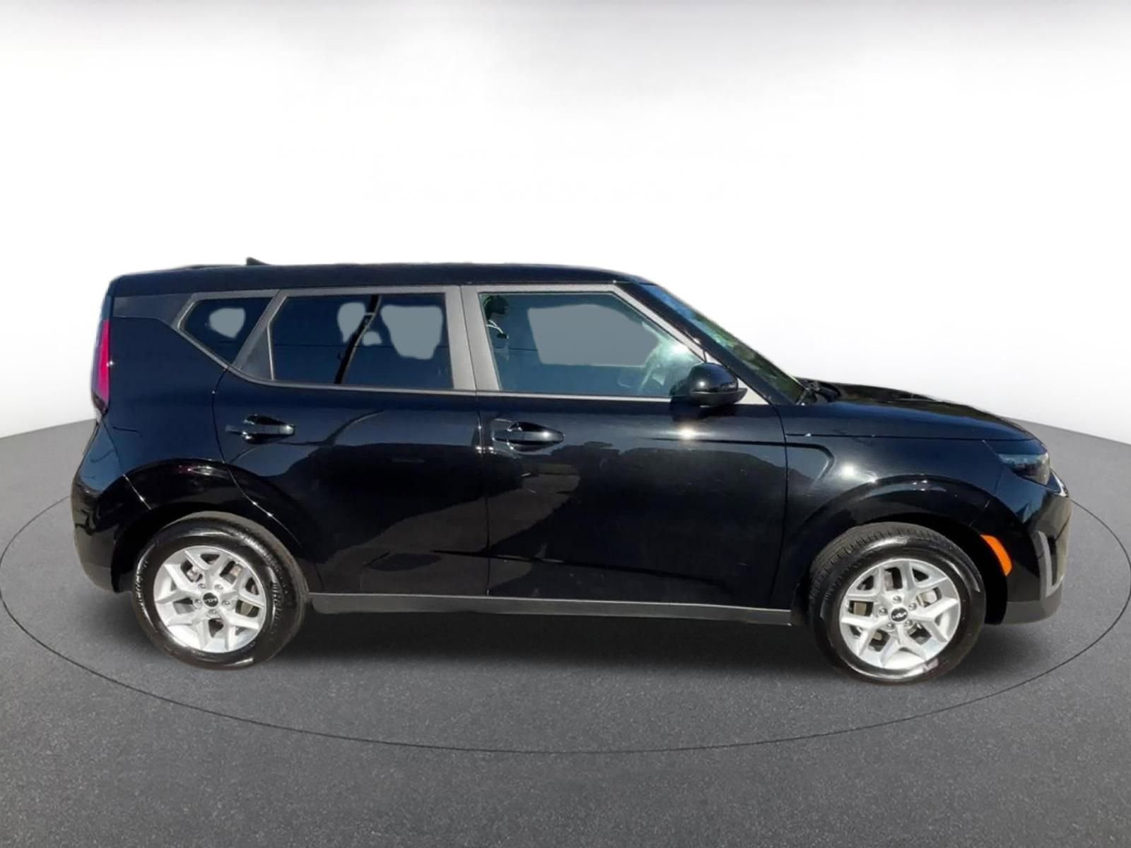 Thumbnail: 2025 Kia Soul - 16