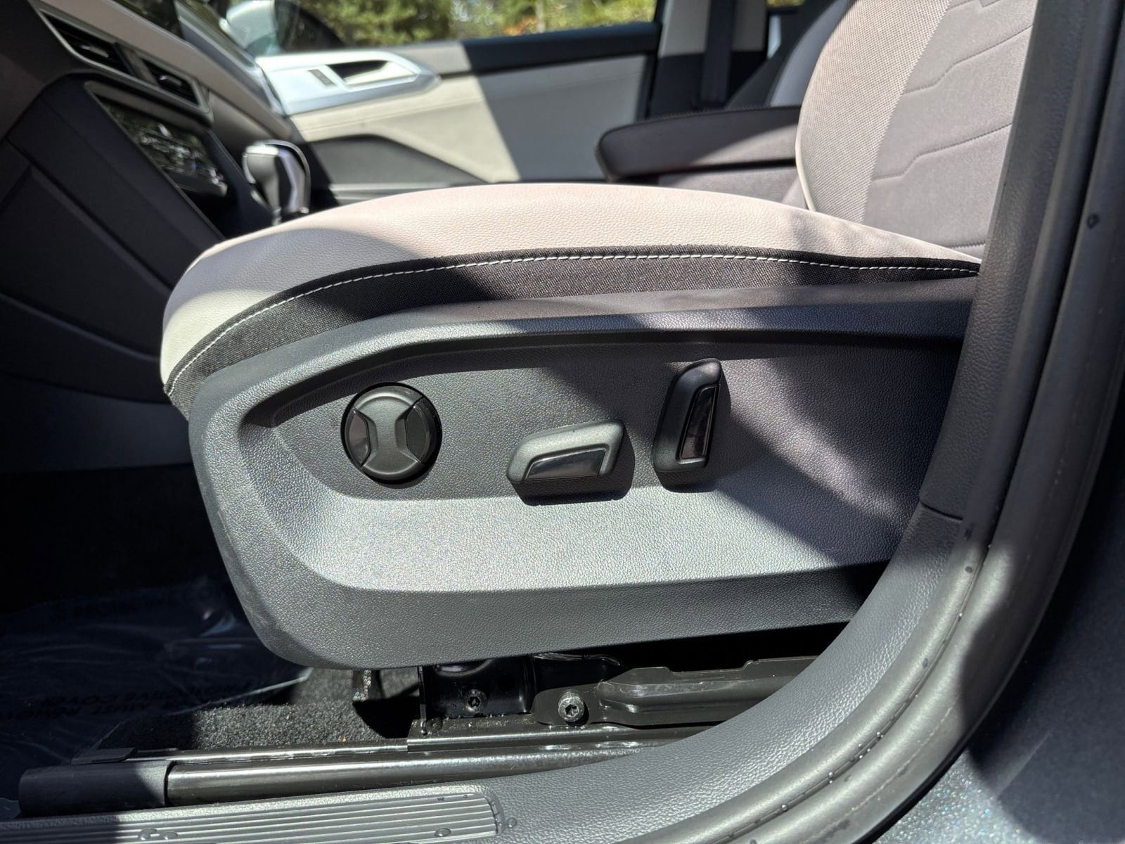 Thumbnail: 2025 Volkswagen Taos - 27