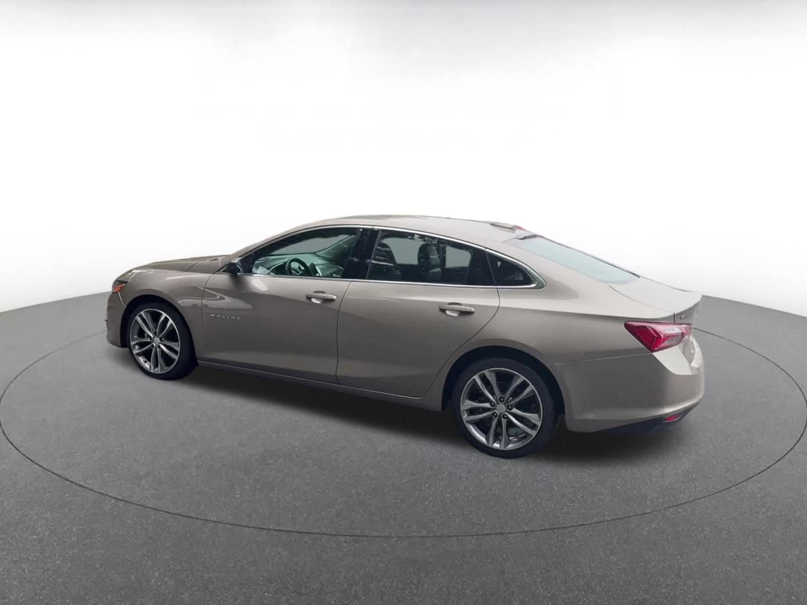 Thumbnail: 2024 Chevrolet Malibu - 10