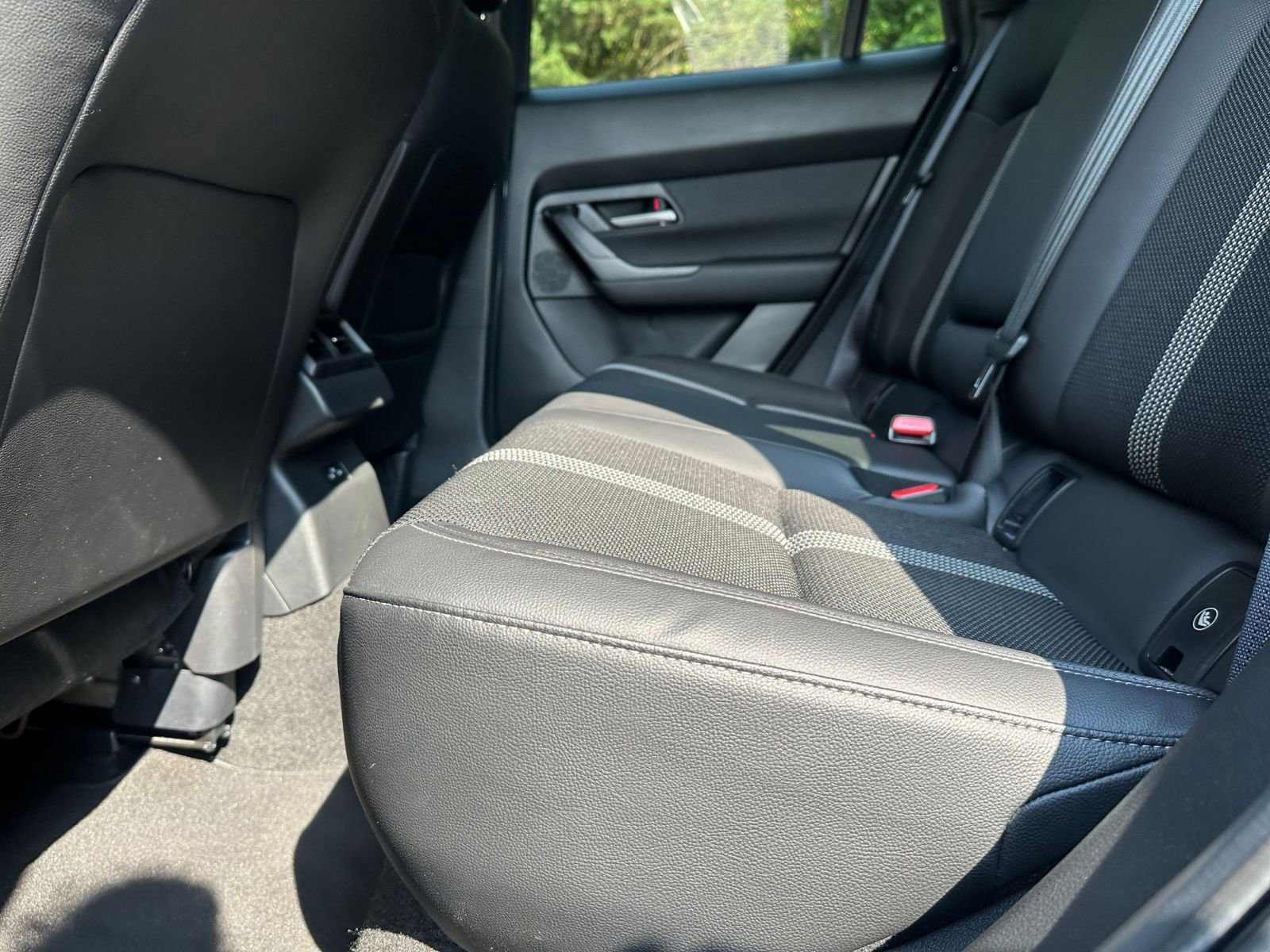 Thumbnail: 2025 Mazda CX-50 - 25