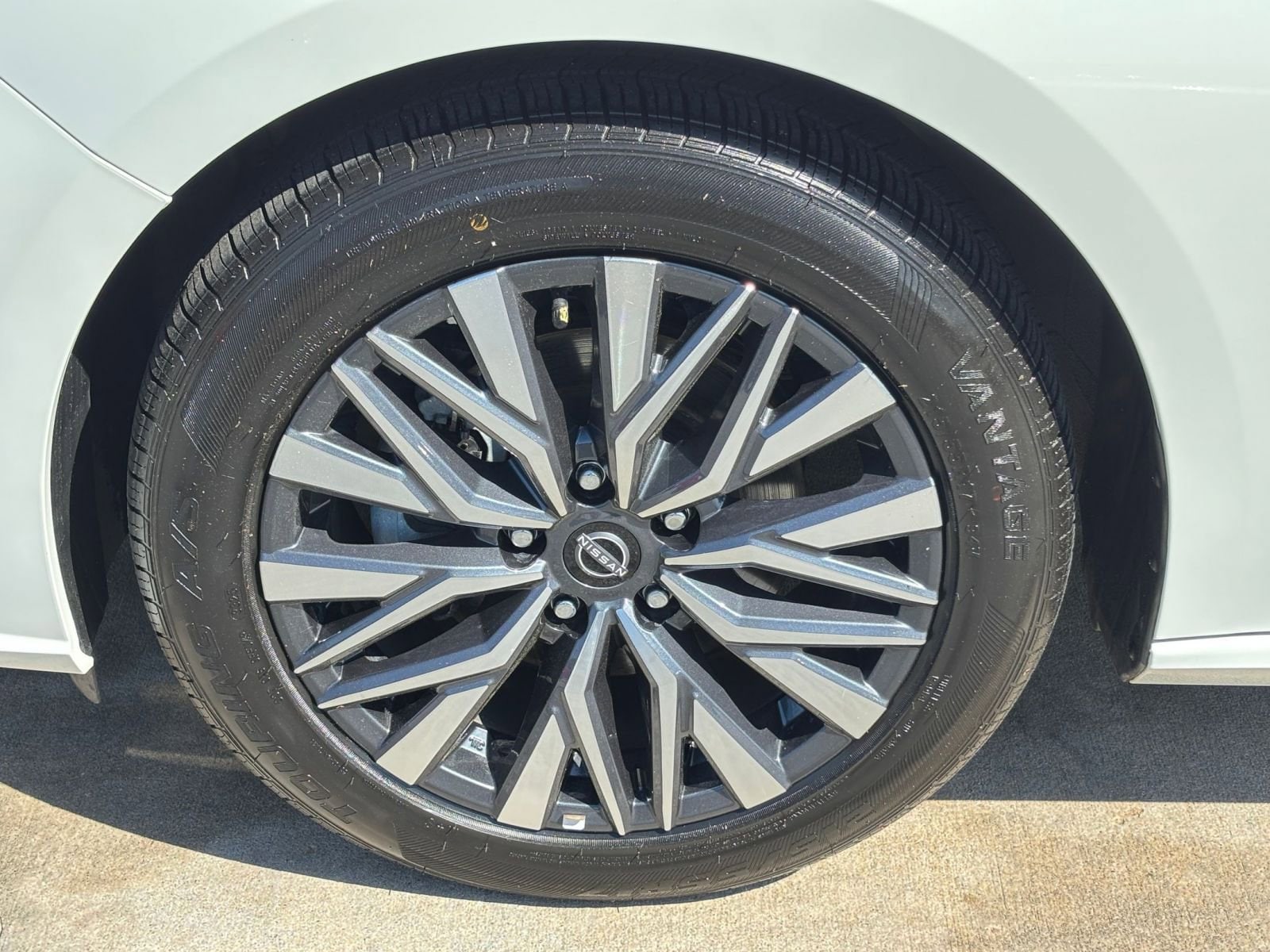 Thumbnail: 2025 Nissan Altima - 31