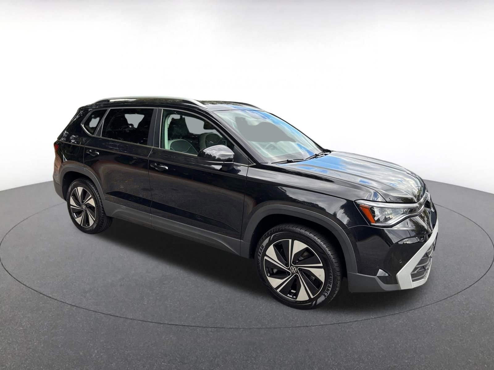 Thumbnail: 2025 Volkswagen Taos - 1