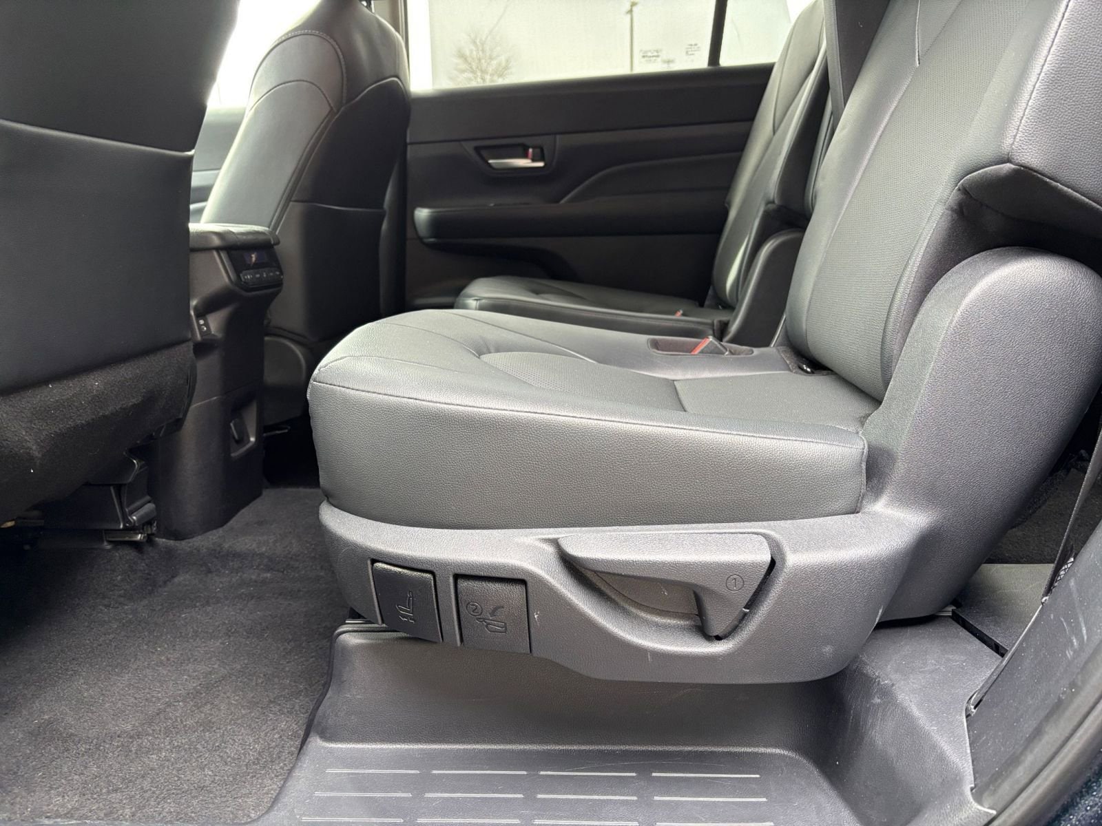 Thumbnail: 2025 Toyota Grand Highlander - 25