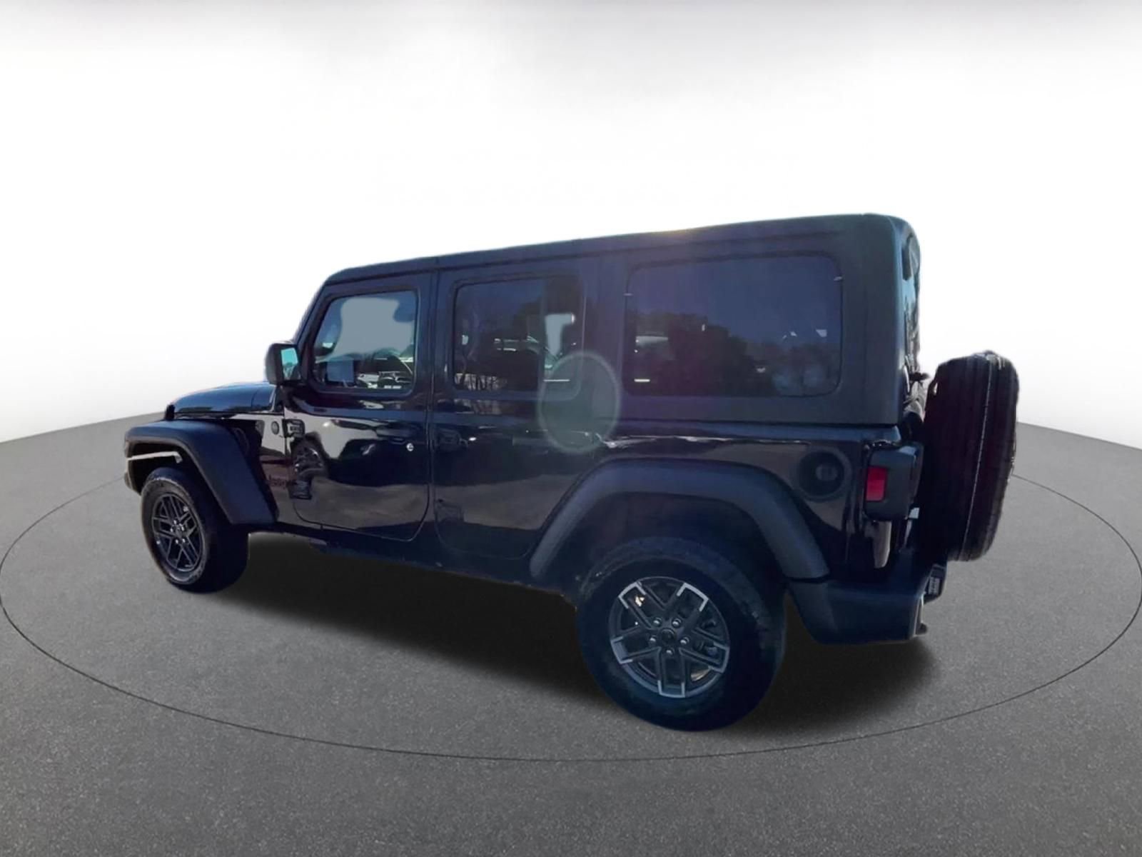 Thumbnail: 2025 Jeep Wrangler - 10