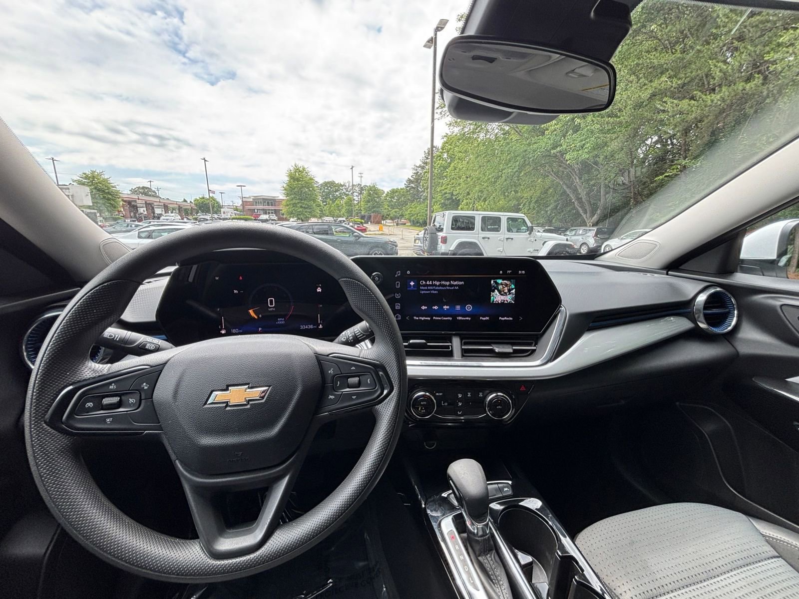 Thumbnail: 2025 Chevrolet Trax - 33