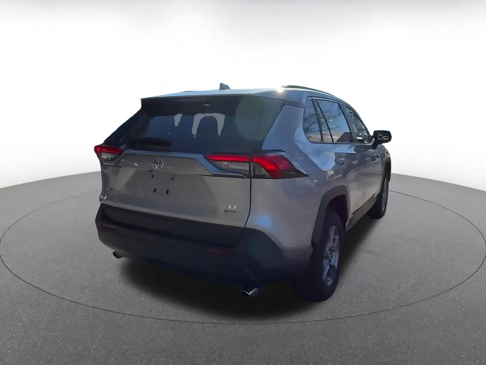 Thumbnail: 2025 Toyota RAV4 - 14