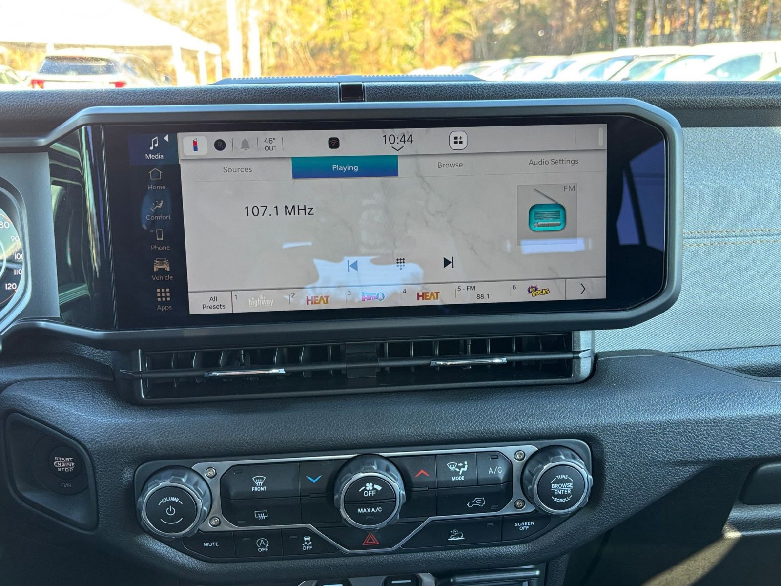 Thumbnail: 2025 Jeep Wrangler - 18