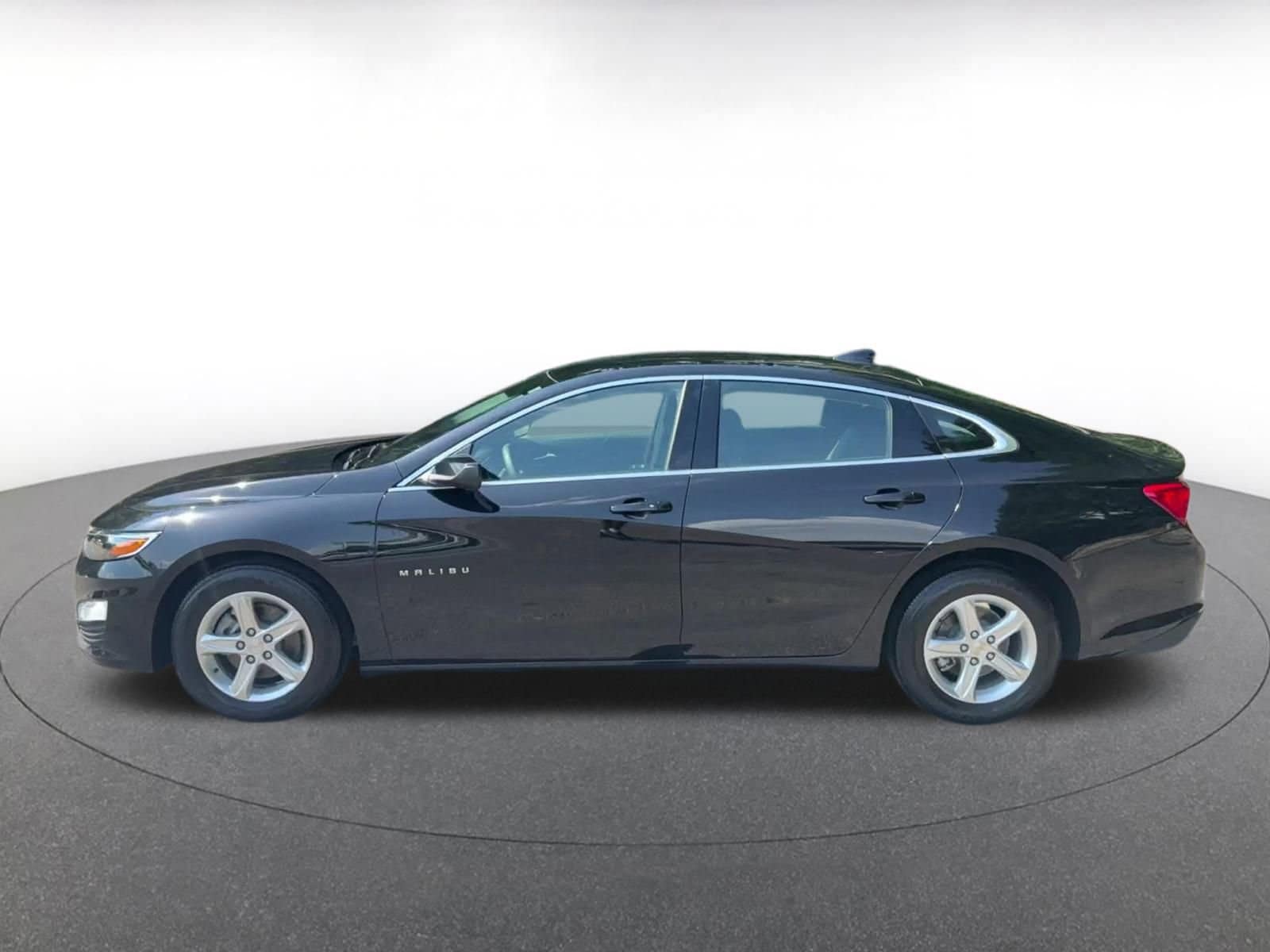 Thumbnail: 2024 Chevrolet Malibu - 8