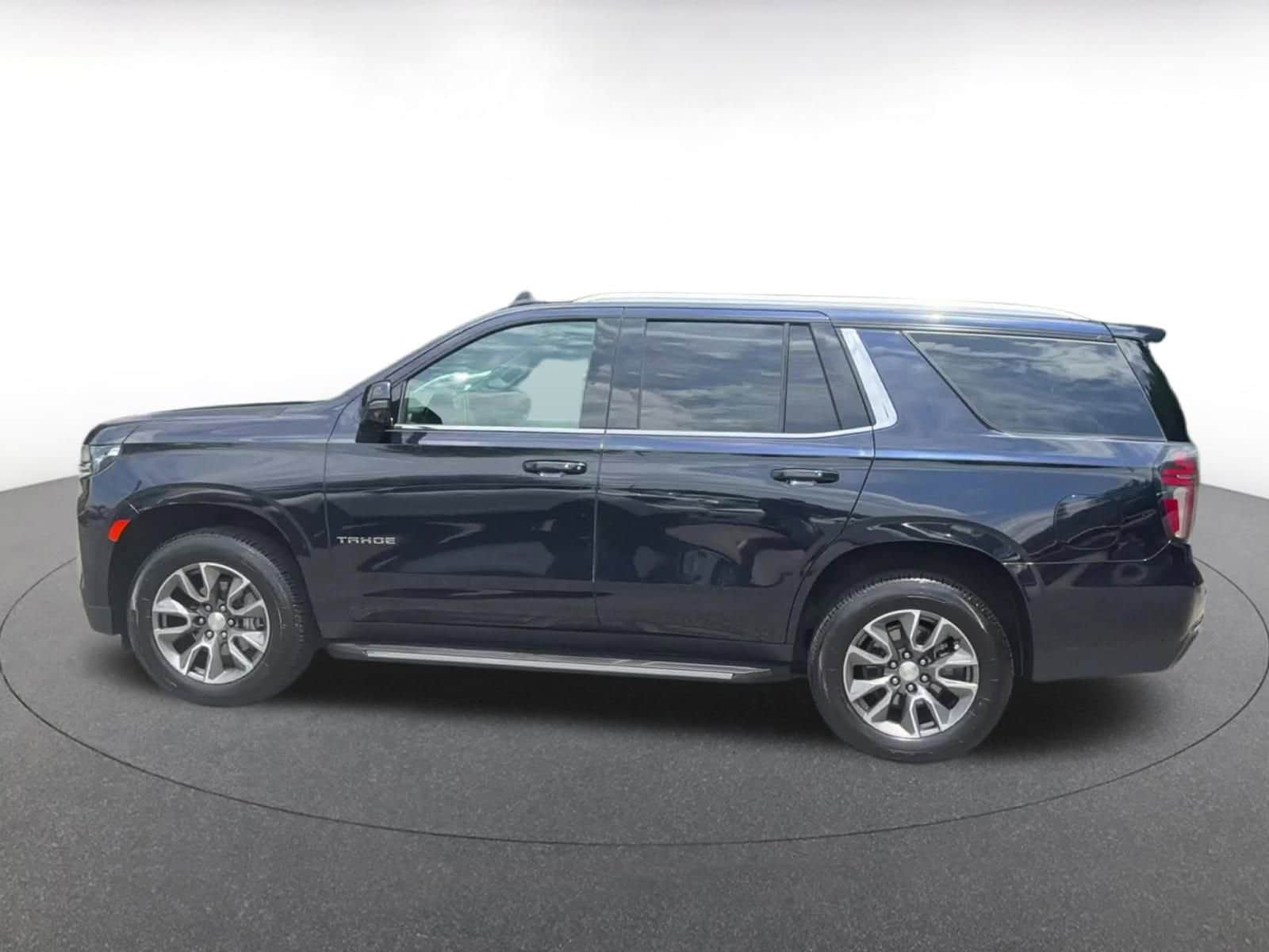 Thumbnail: 2023 Chevrolet Tahoe - 8