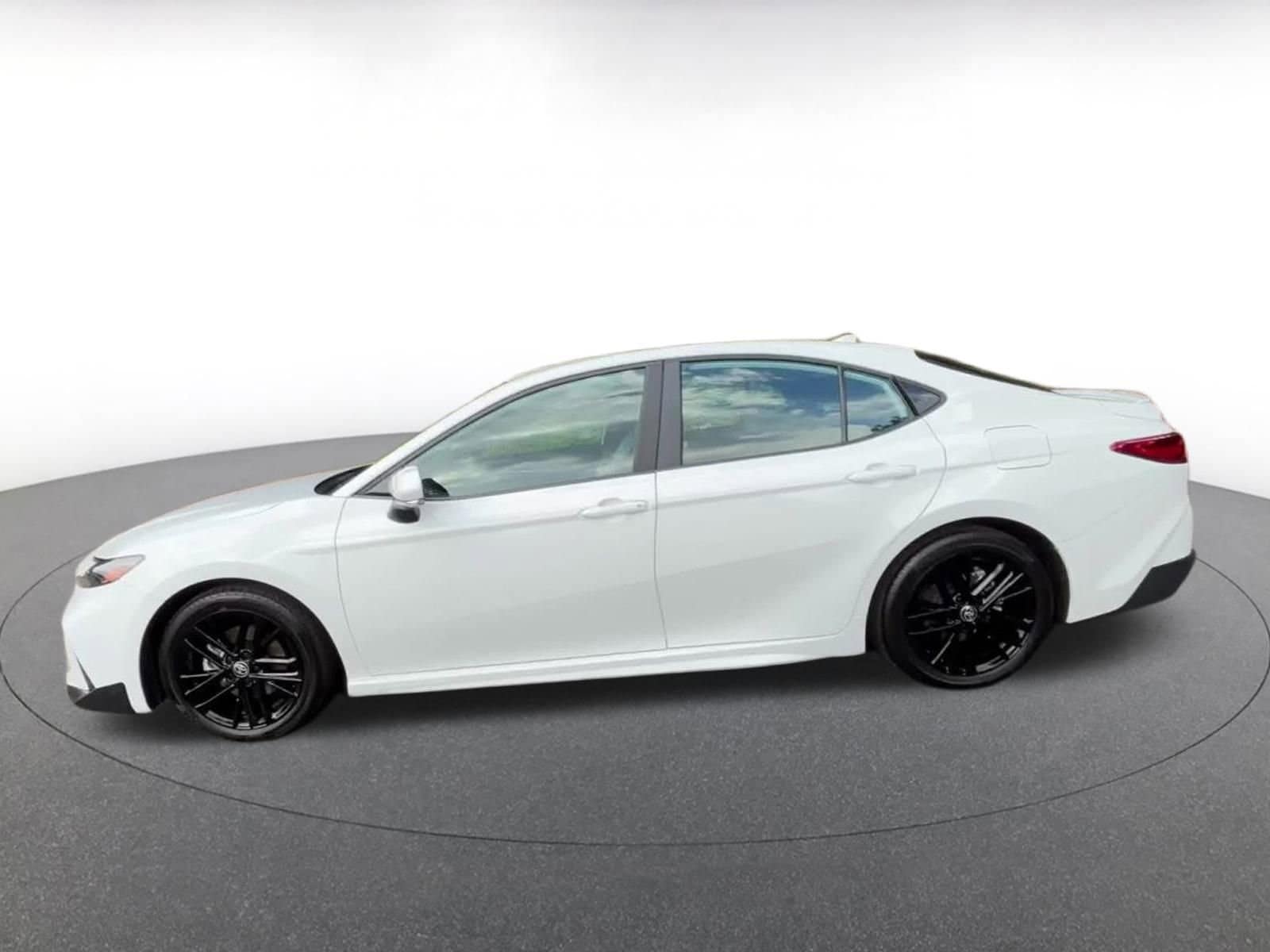 Thumbnail: 2025 Toyota Camry - 11