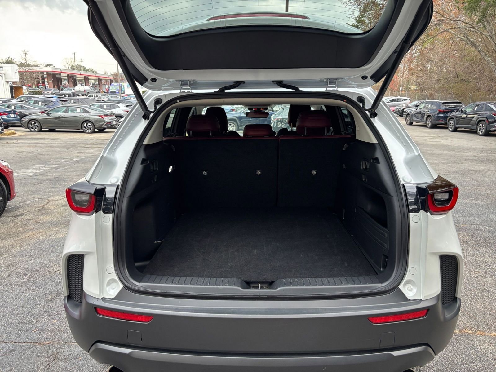 Thumbnail: 2025 Mazda CX-50 - 33