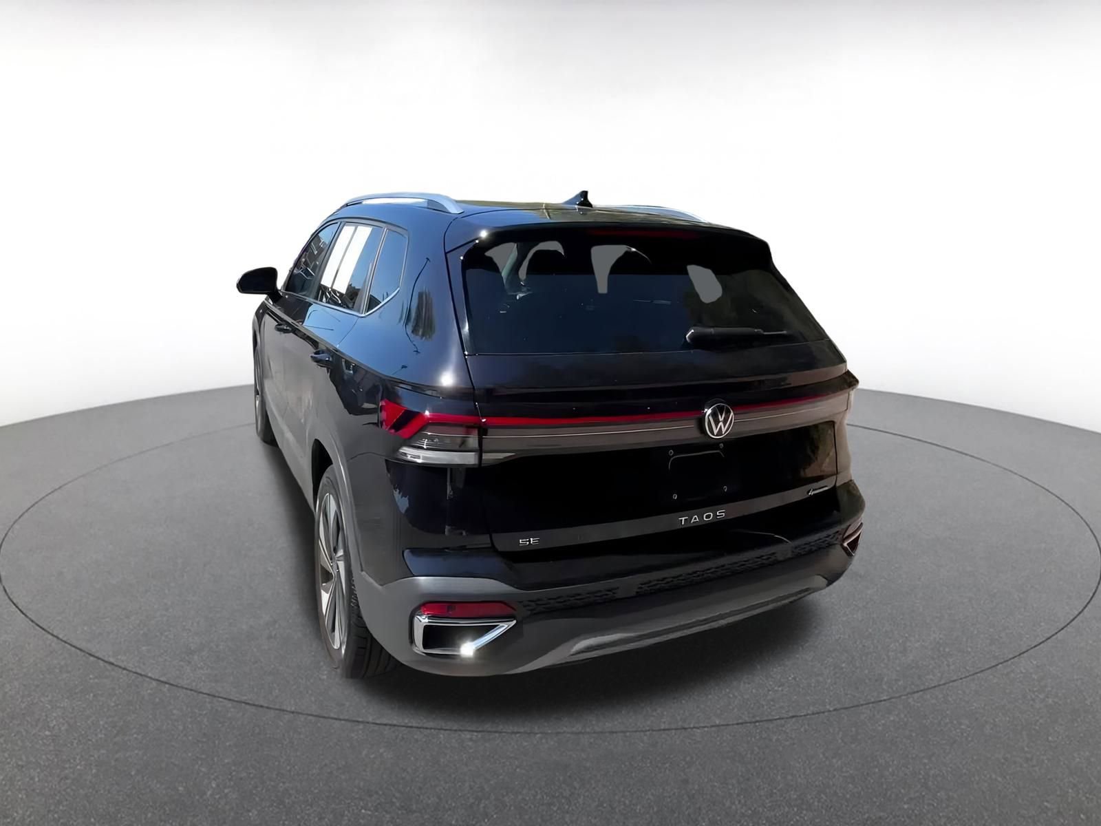 Thumbnail: 2025 Volkswagen Taos - 10