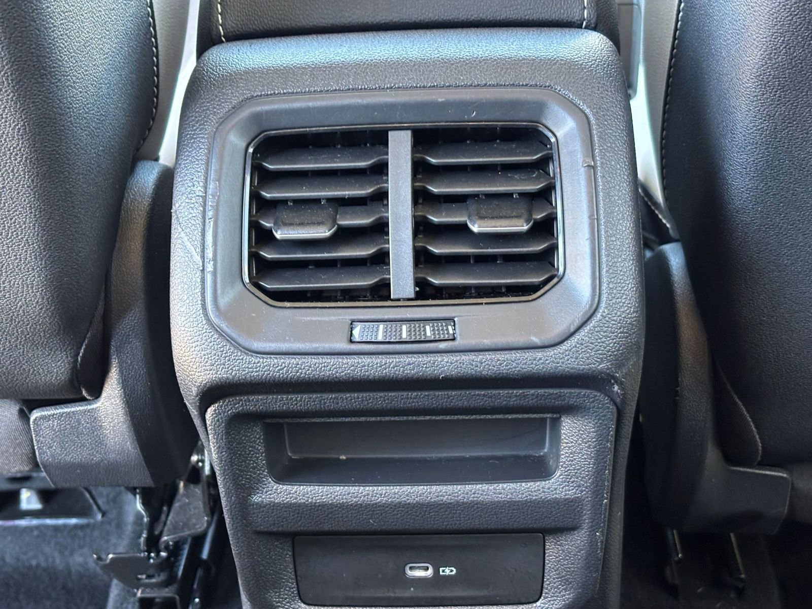 Thumbnail: 2025 Volkswagen Taos - 23