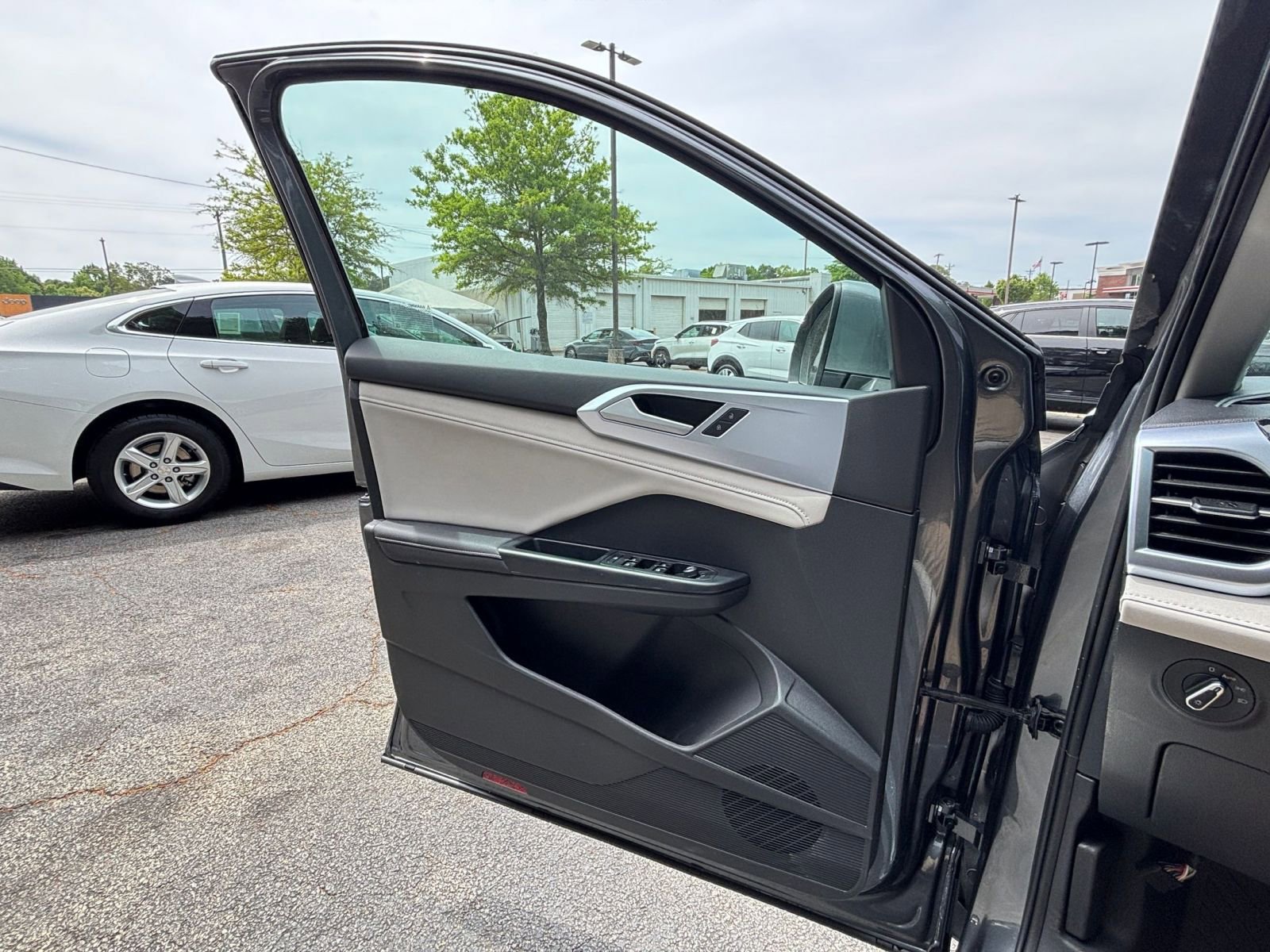 Thumbnail: 2025 Volkswagen Taos - 18