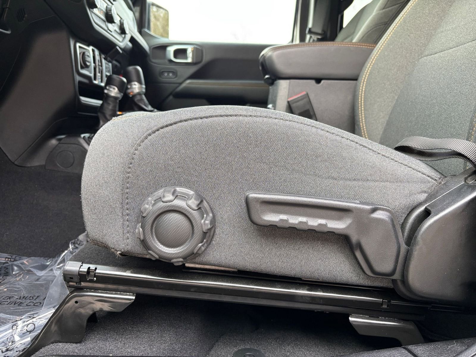 Thumbnail: 2025 Jeep Wrangler - 23