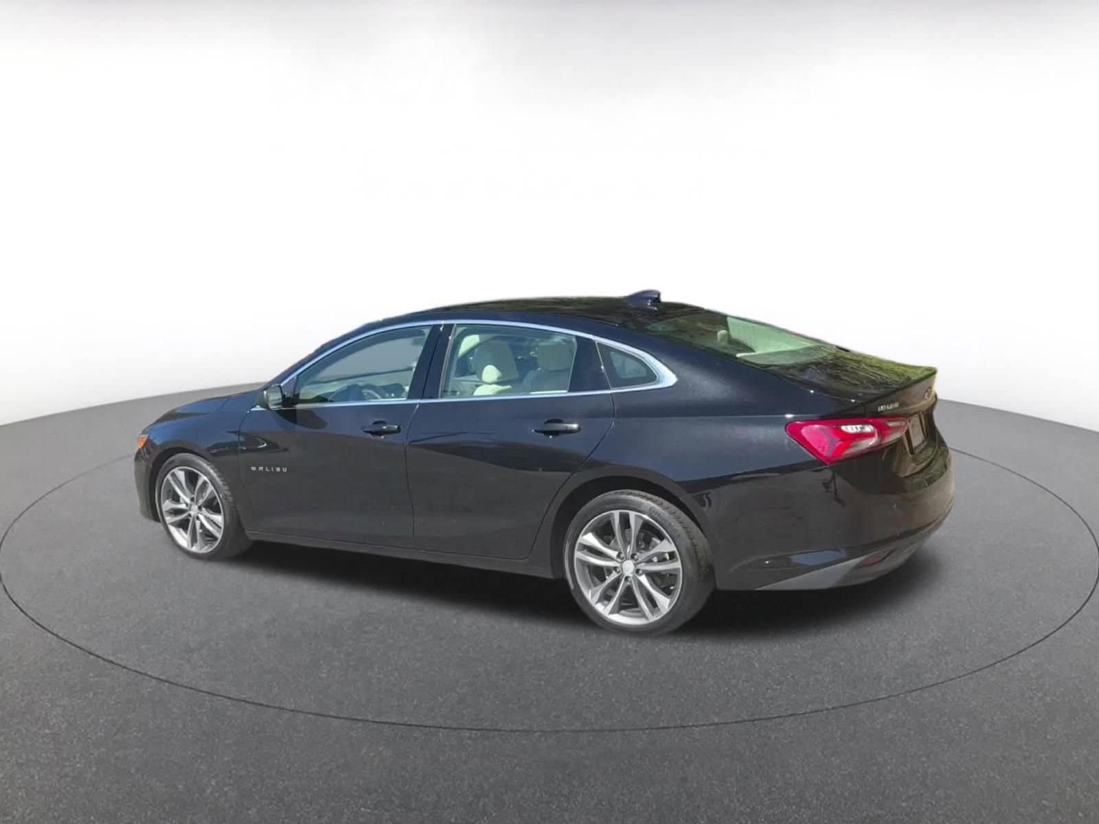 Thumbnail: 2024 Chevrolet Malibu - 10