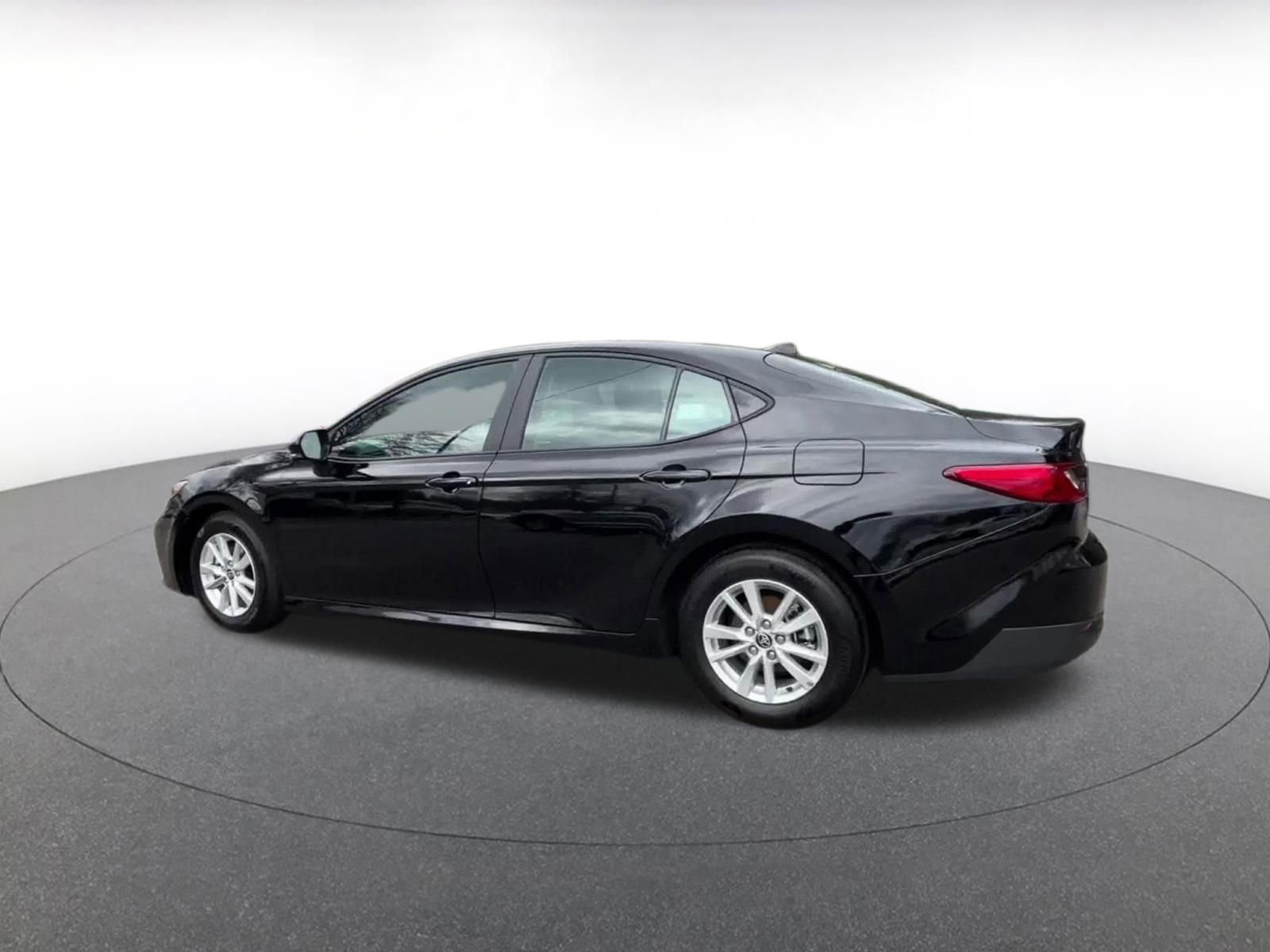 Thumbnail: 2025 Toyota Camry - 10