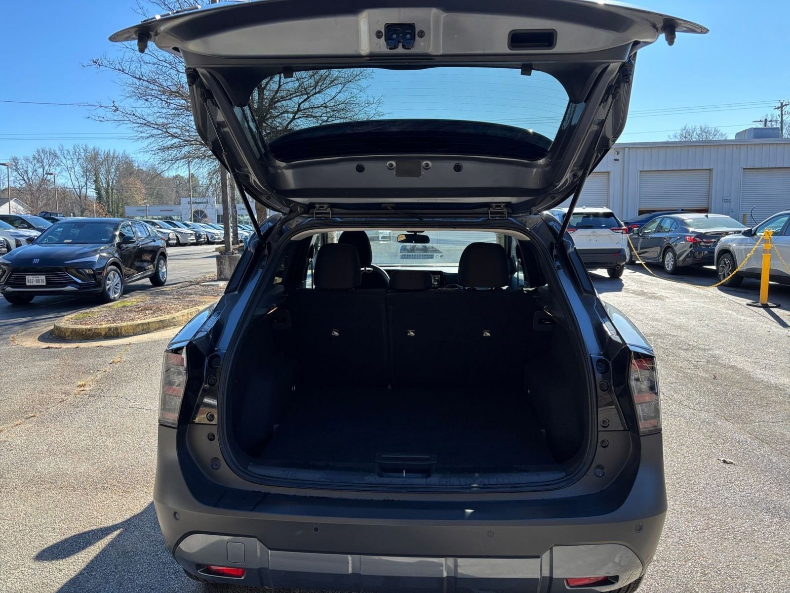 Thumbnail: 2025 Nissan Kicks - 31