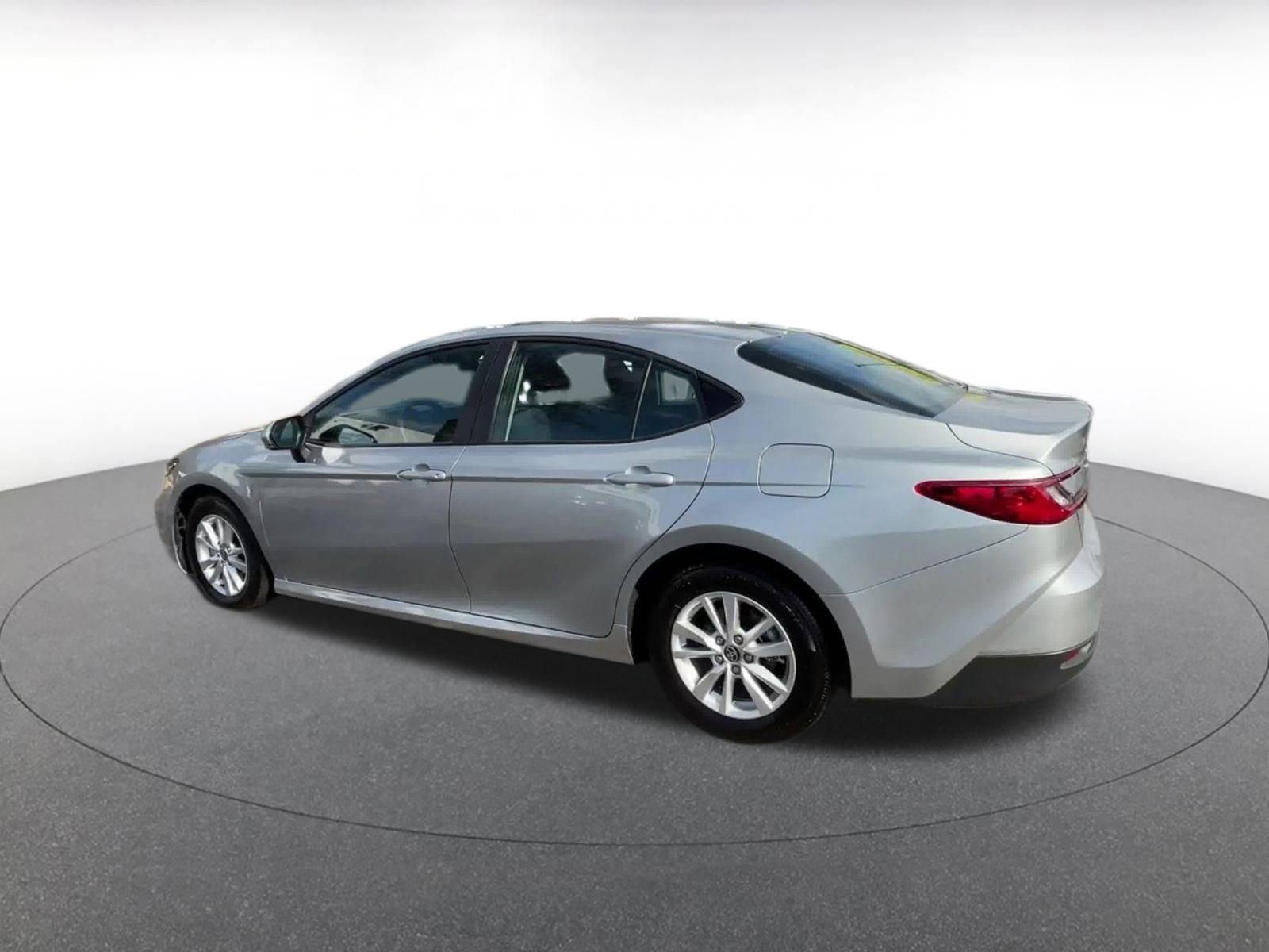 Thumbnail: 2025 Toyota Camry - 10